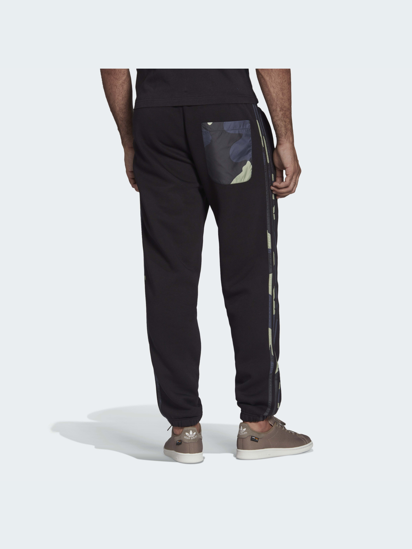 Штани повсякденні Adidas Graphics модель HF4878 Фото