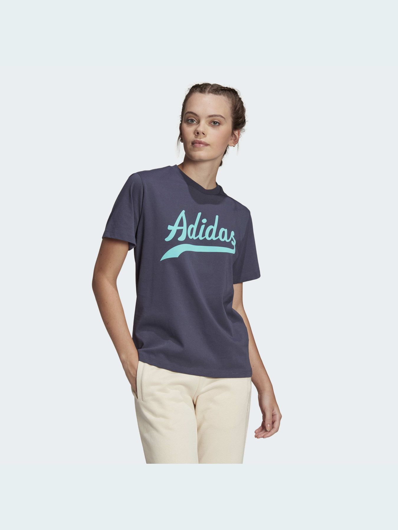 Футболка Adidas Graphics модель HD9776 Футболка Adidas Graphics модель HD9776 Фото