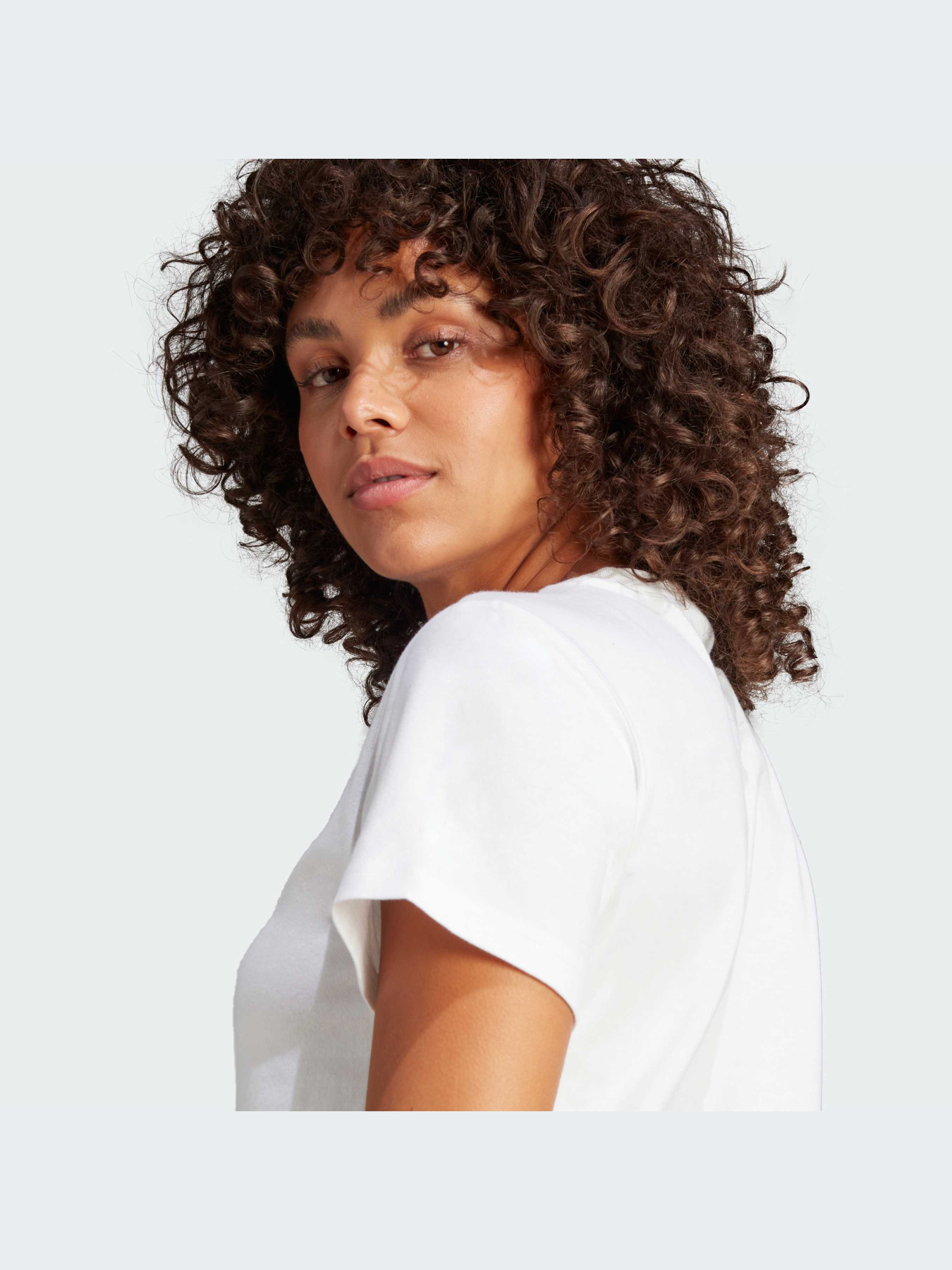 Футболка Adidas Graphics модель IB4884 Футболка Adidas Graphics модель IB4884 Фото