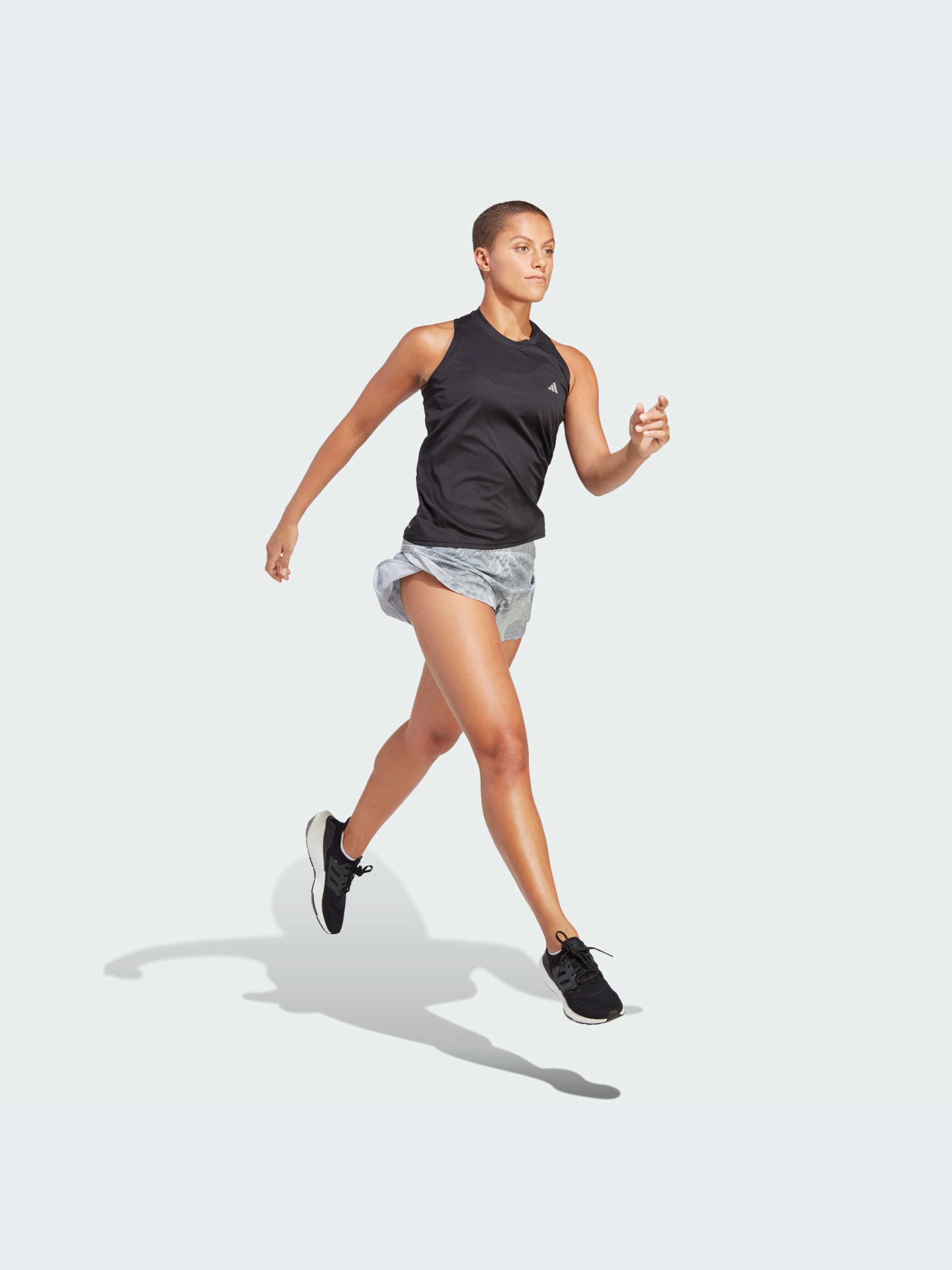 Спортивная майка Adidas модель HZ0101 Спортивная майка Adidas модель HZ0101 Фото