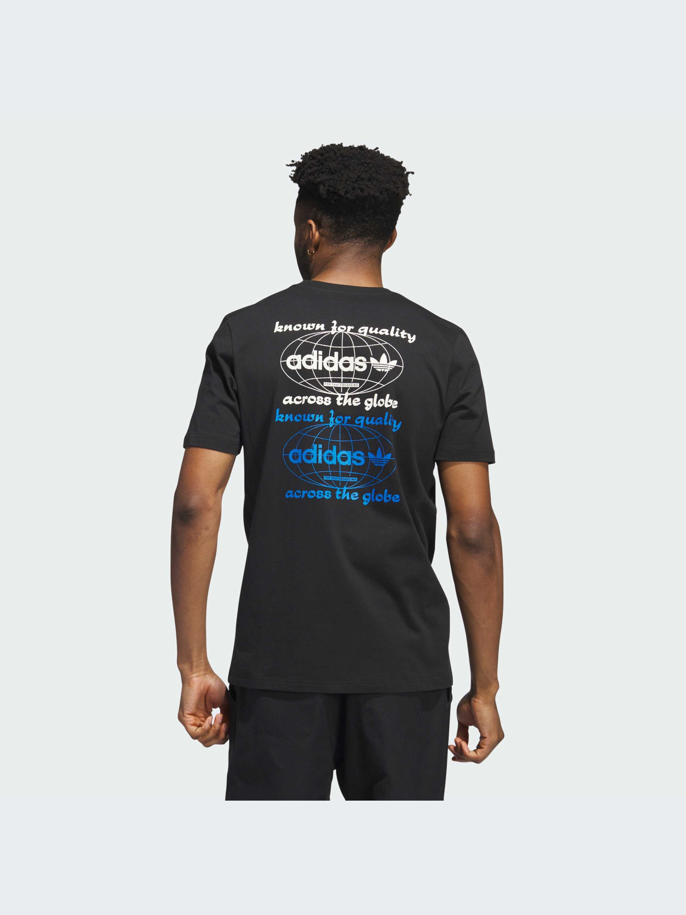 Футболка Adidas Graphics модель IJ0981 Футболка Adidas Graphics модель IJ0981 Фото