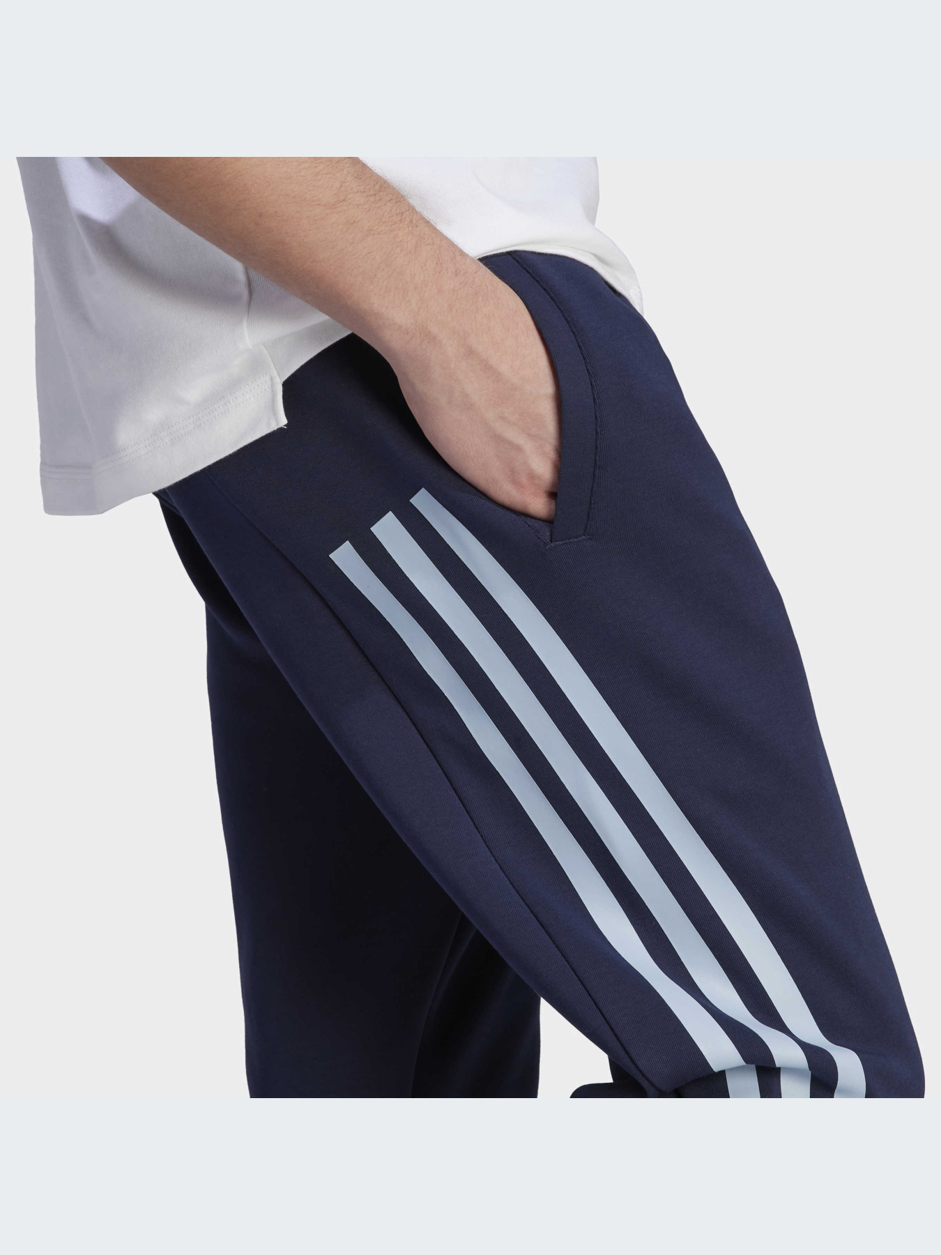 Штани повсякденні Adidas 3 Stripes модель IJ6373 Фото