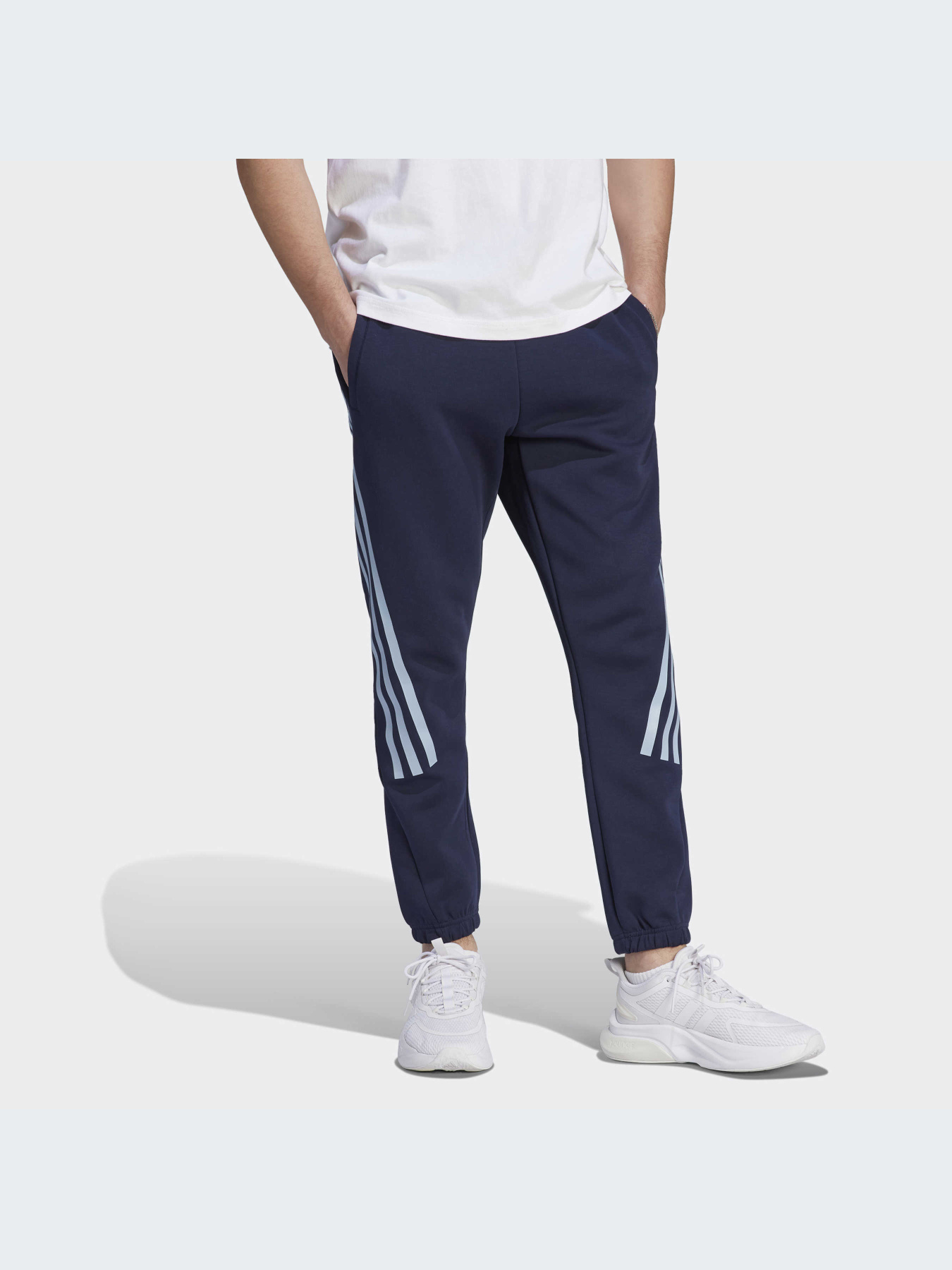 Повседневные штаны Adidas 3 Stripes модель IJ6373 Повседневные штаны Adidas 3 Stripes модель IJ6373 Фото