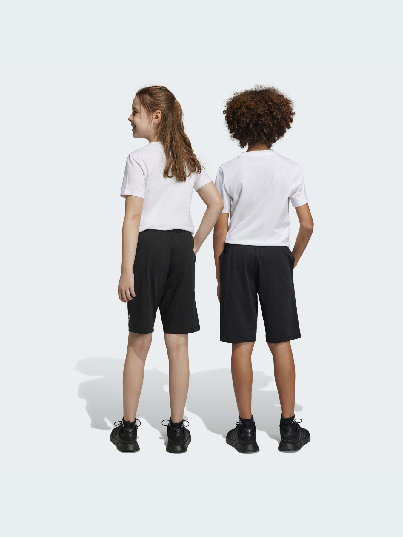 Повсякденні шорти Adidas модель HY4718 Фото