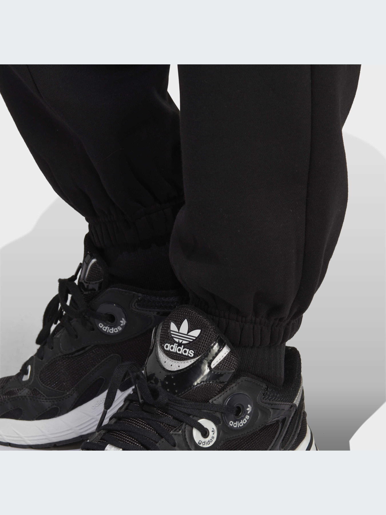 Джоггеры Adidas модель IA6437 Фото