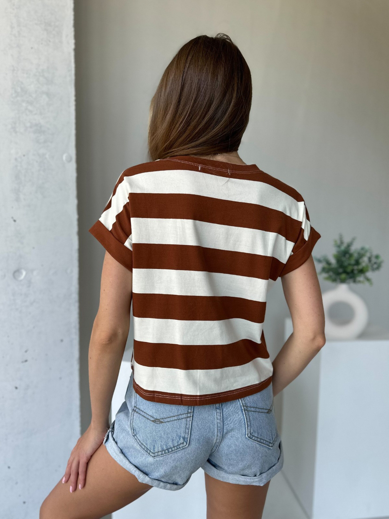 Футболка ISSA Plus модель WN20-511_brown Фото