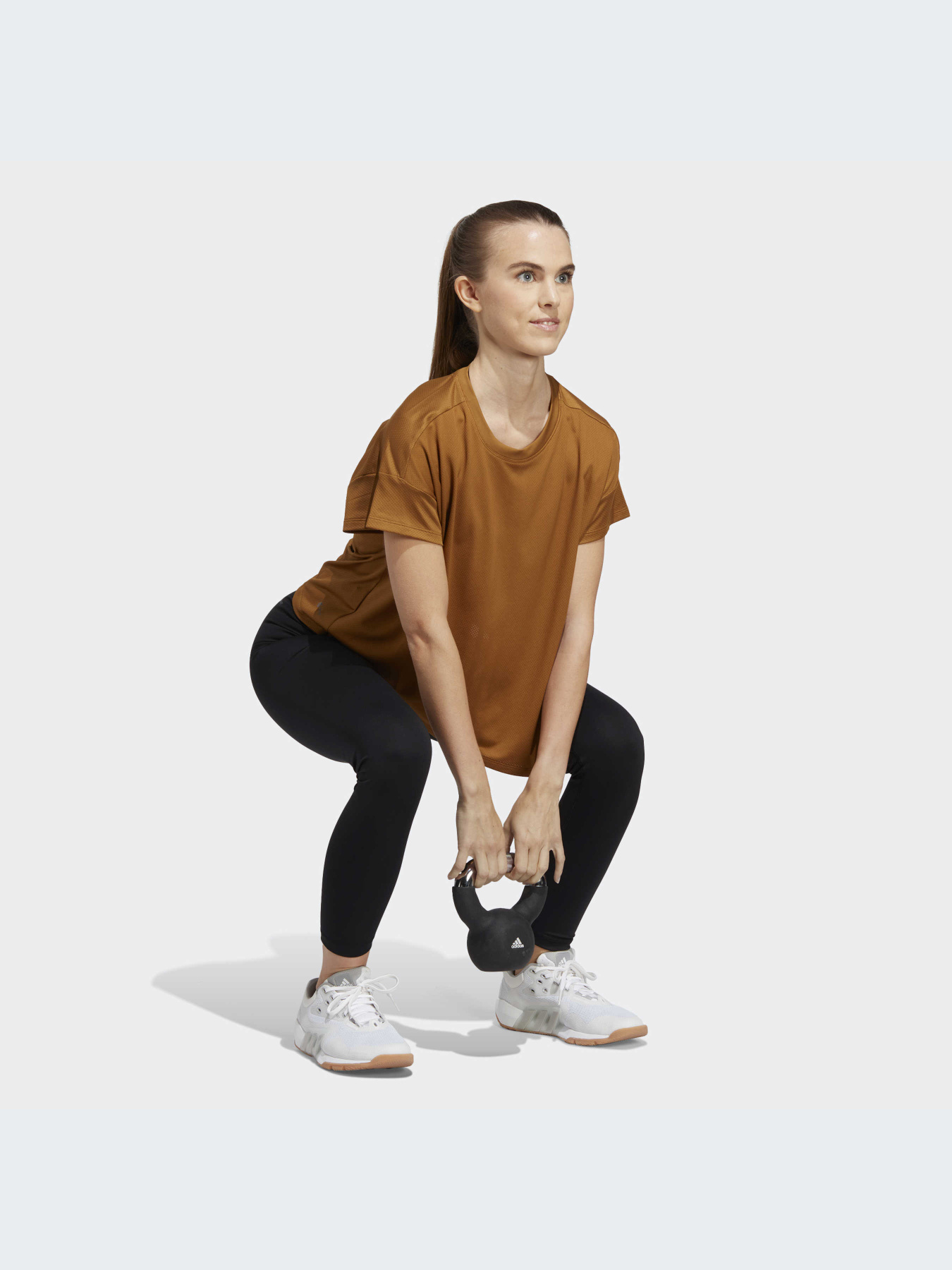 Спортивная футболка Adidas модель HY5410 Спортивная футболка Adidas модель HY5410 Фото