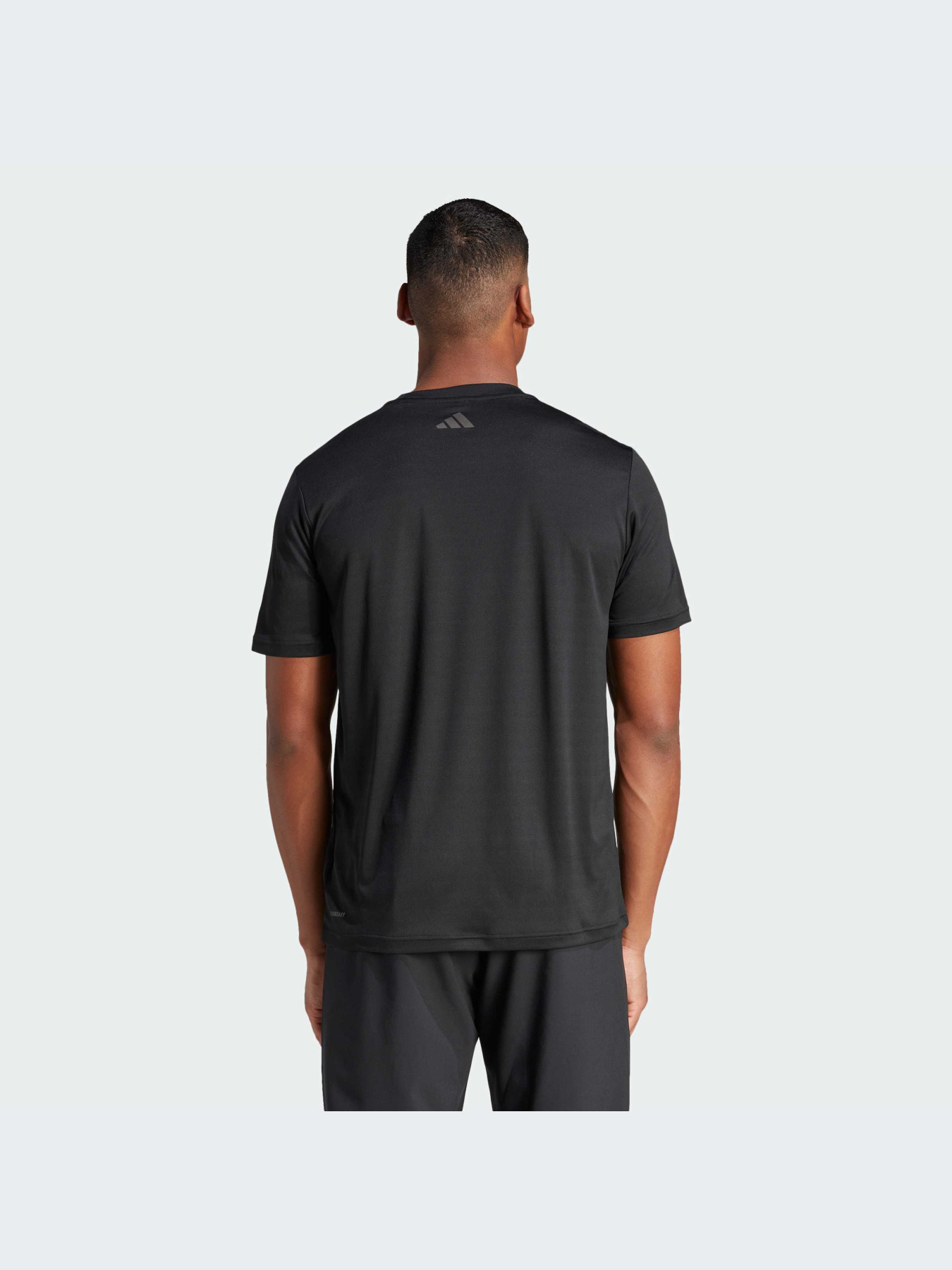 Спортивная футболка Adidas Graphics модель IL7008 Спортивная футболка Adidas Graphics модель IL7008 Фото