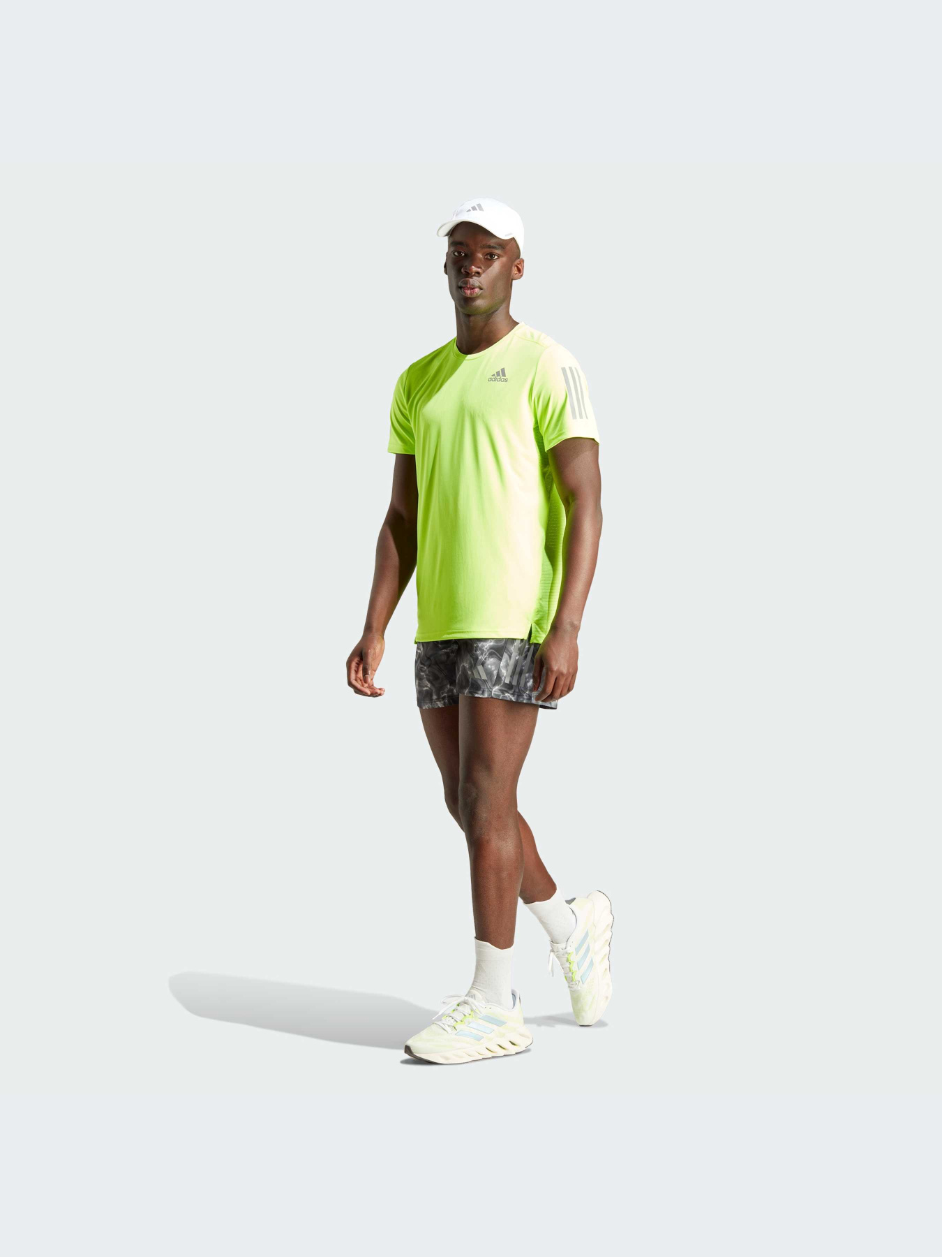 Спортивная футболка Adidas модель IM2532 Спортивная футболка Adidas модель IM2532 Фото