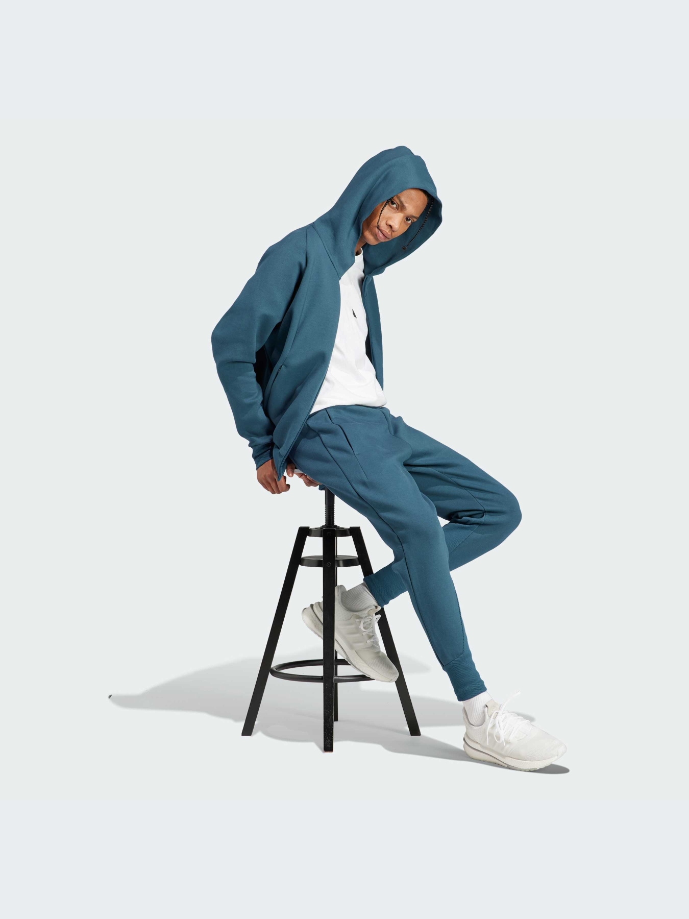 Штаны спортивные Adidas ZNE модель IN5100 Штаны спортивные Adidas ZNE модель IN5100 Фото