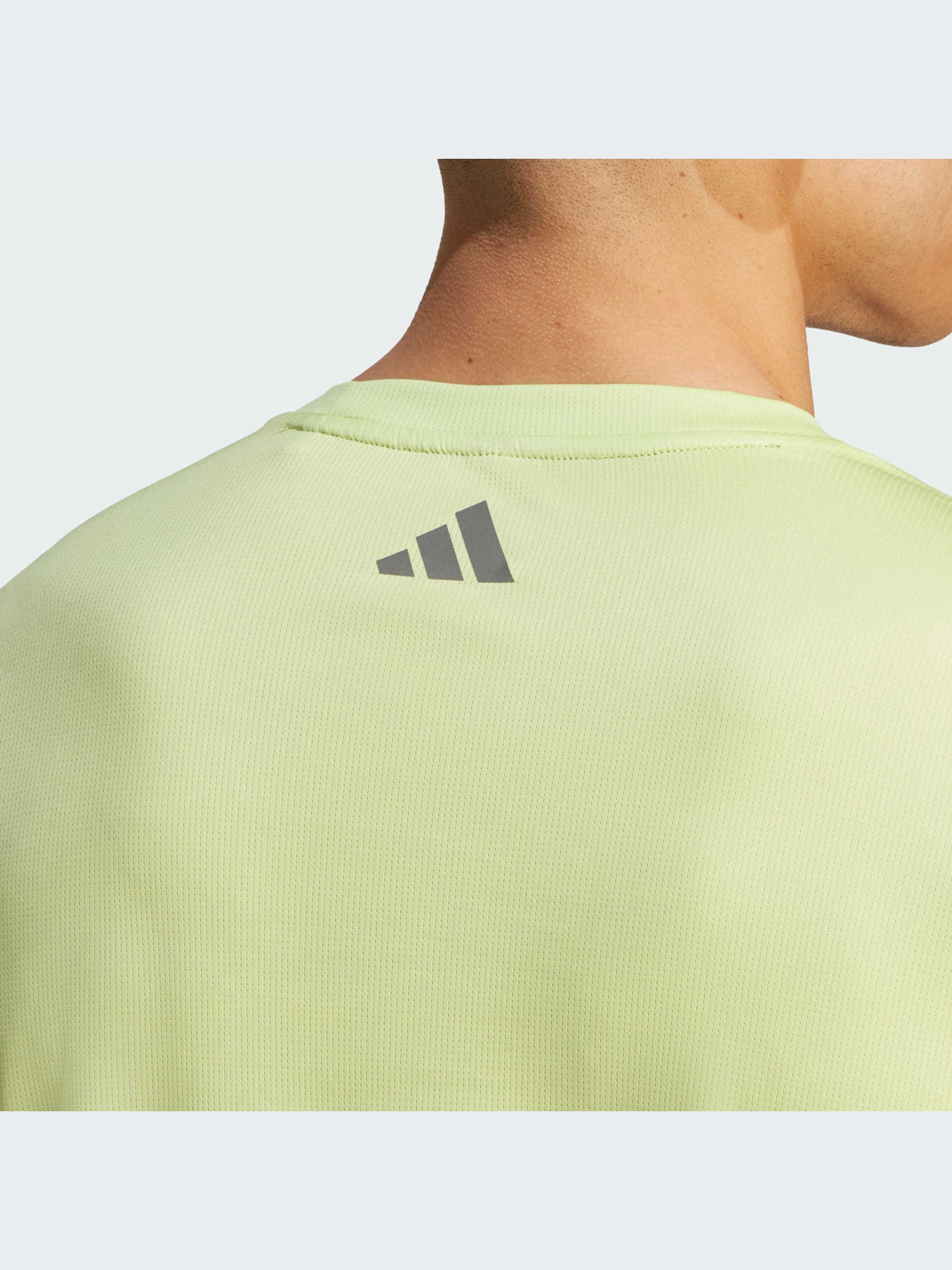 Футболки і поло Adidas Graphics модель IL7009 Фото