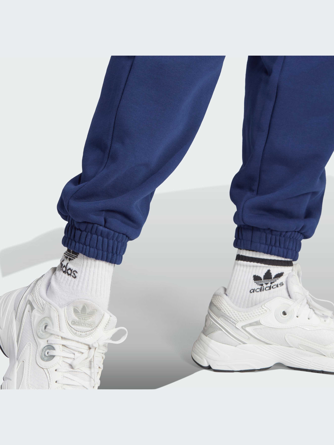 Повсякденні штани Adidas Trefoil модель IL2423 Фото