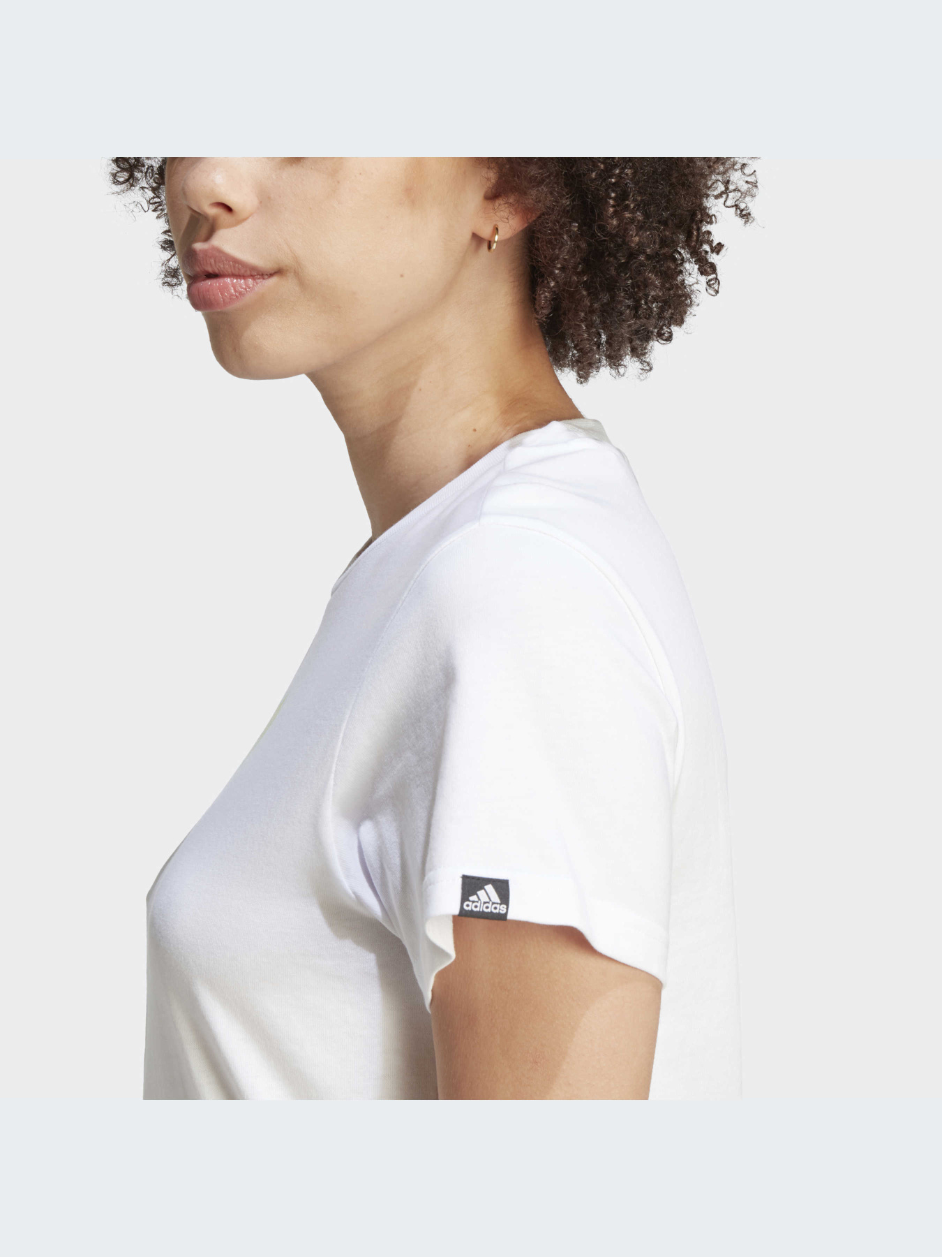 Футболка Adidas Graphics модель II6073 Футболка Adidas Graphics модель II6073 Фото