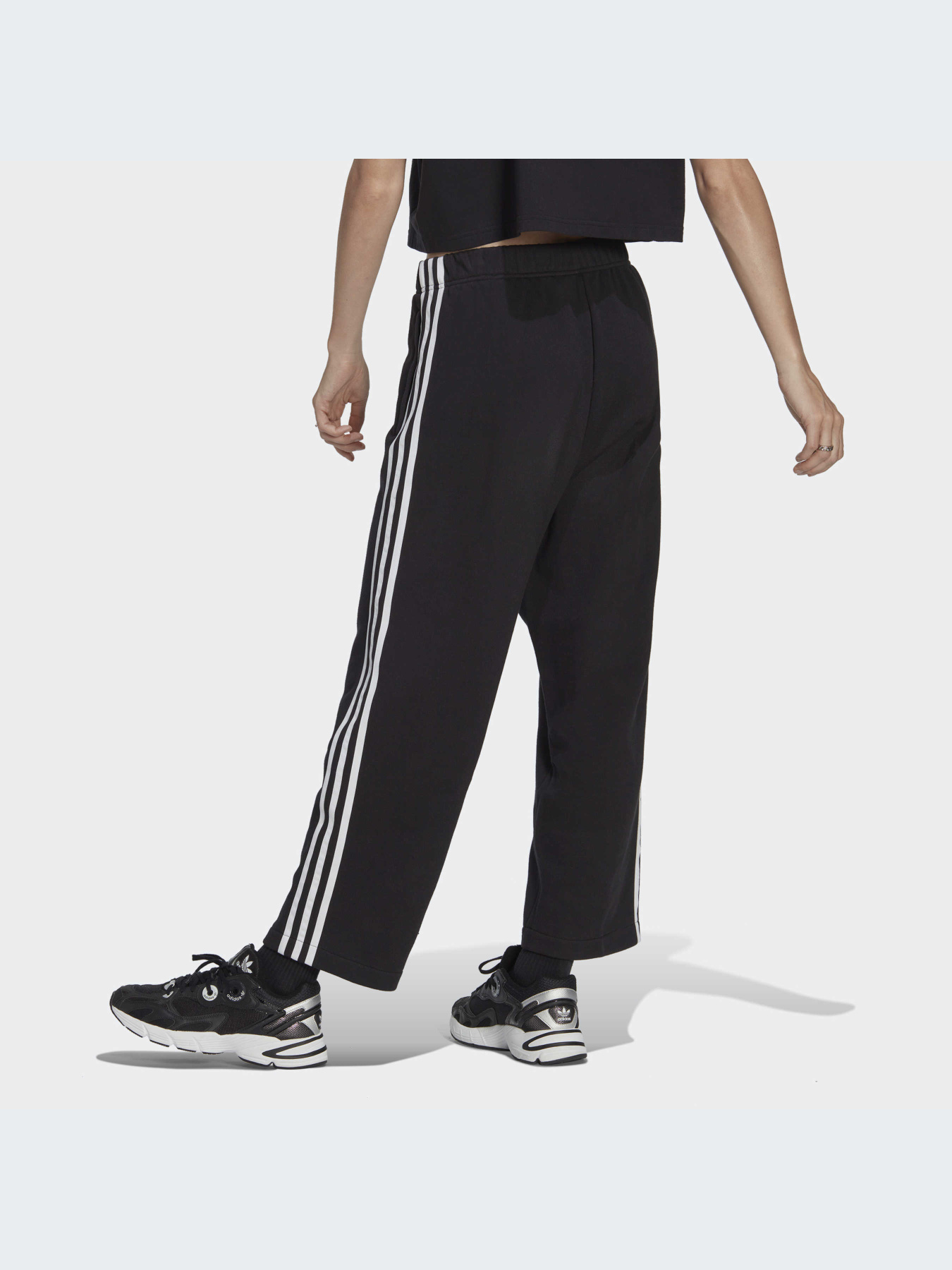 Повсякденні штани Adidas Adicolor модель IC5505 Фото