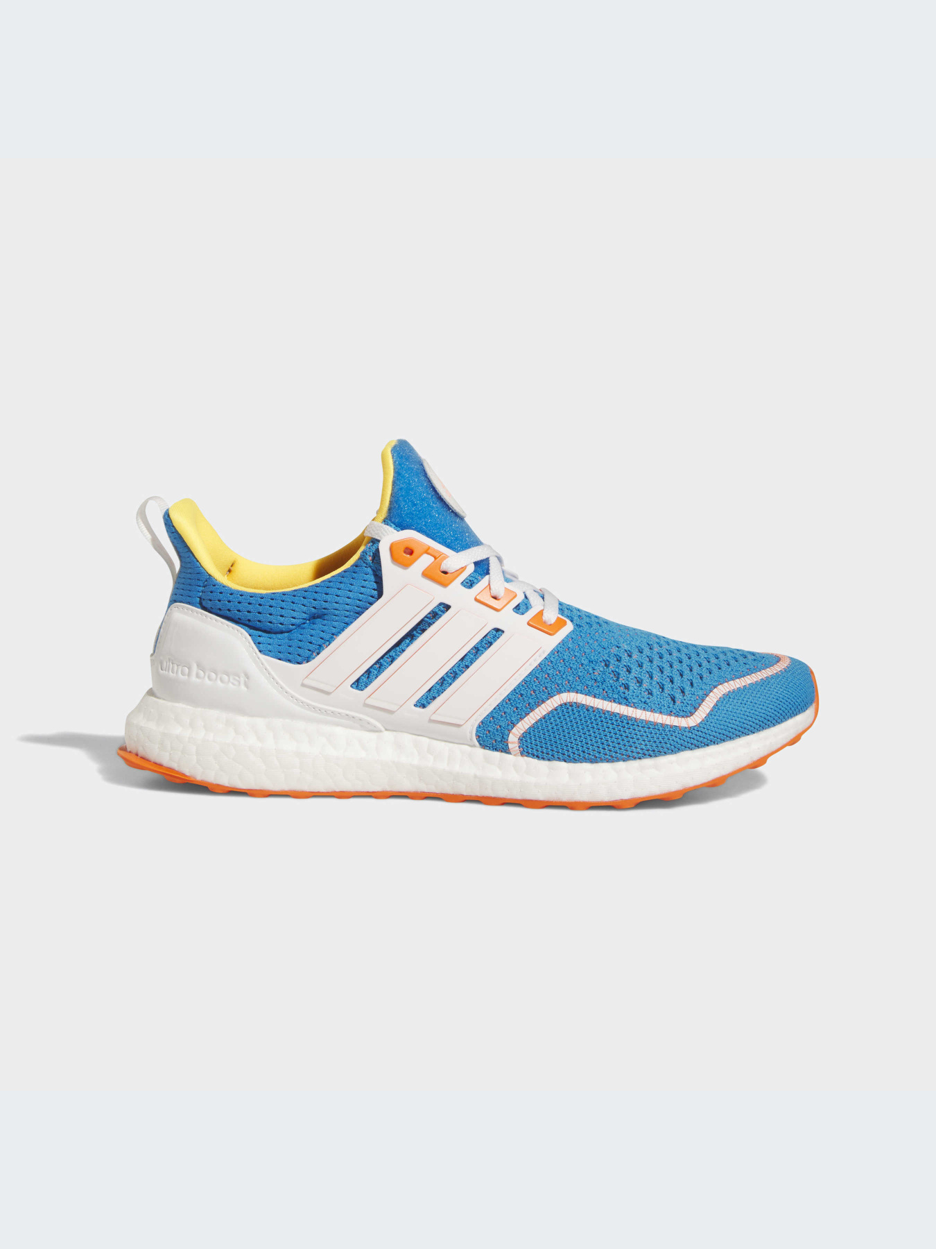 Кроссовки для бега Adidas Ultraboost модель HR0080 Кроссовки для бега Adidas Ultraboost модель HR0080 Фото