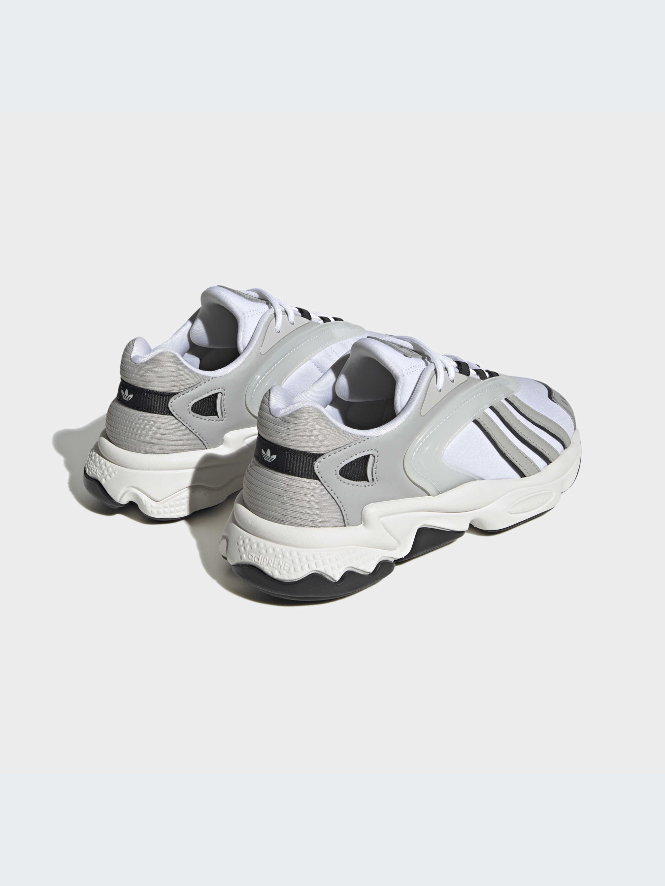 Кроссовки повседневные Adidas Ozweego модель HQ6765 Кроссовки повседневные Adidas Ozweego модель HQ6765 Фото