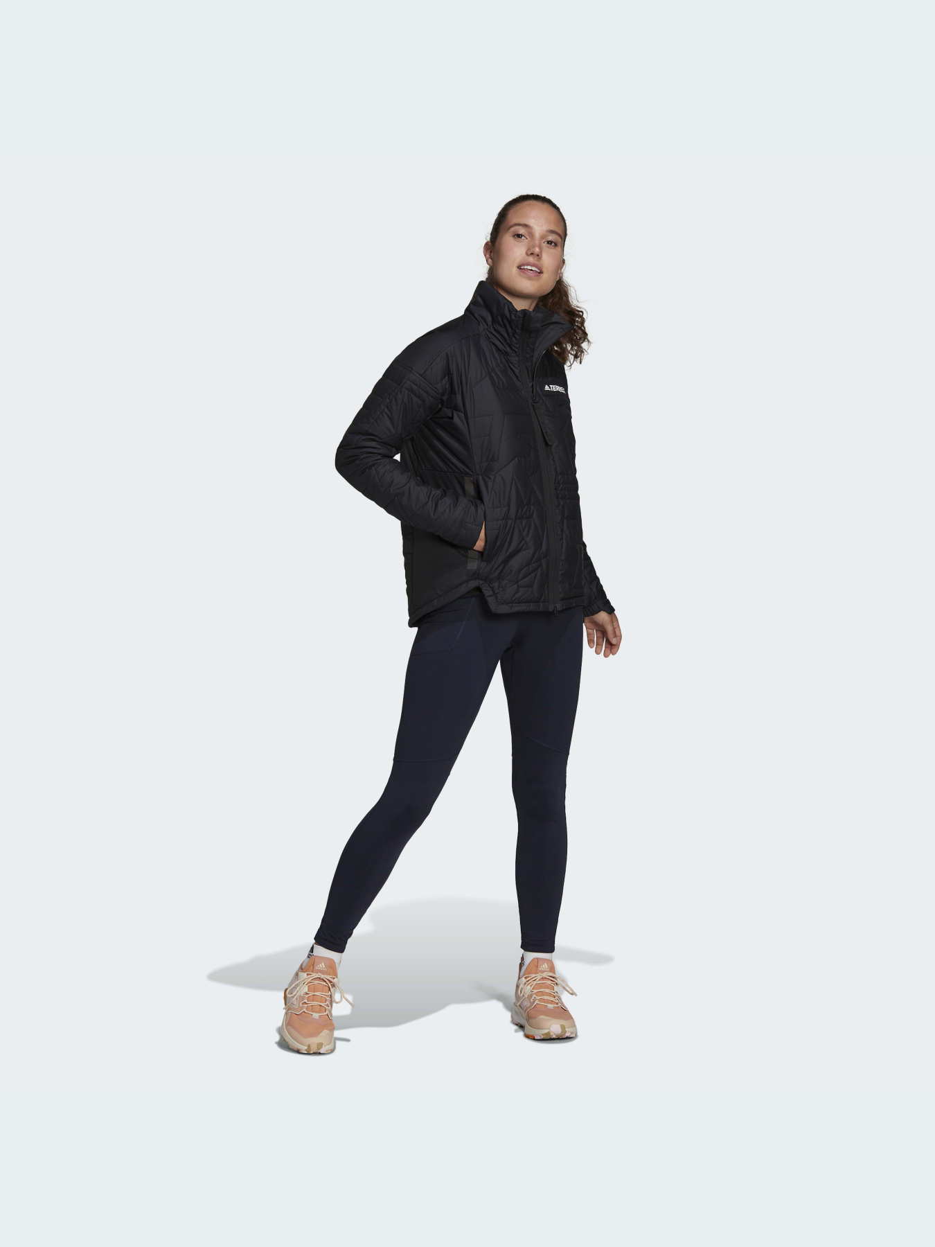 Демісезонна куртка Adidas модель GQ3667 Фото