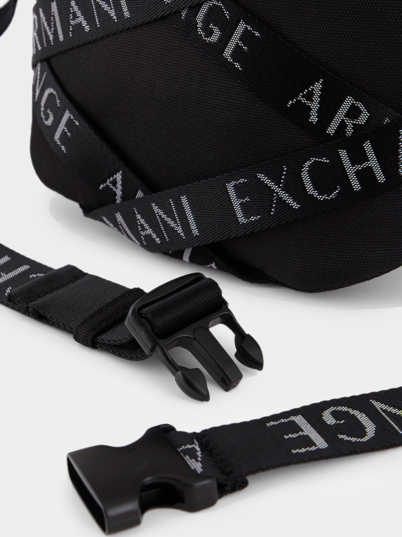 Сумки Armani Exchange модель 952589-3F880-00020 Фото