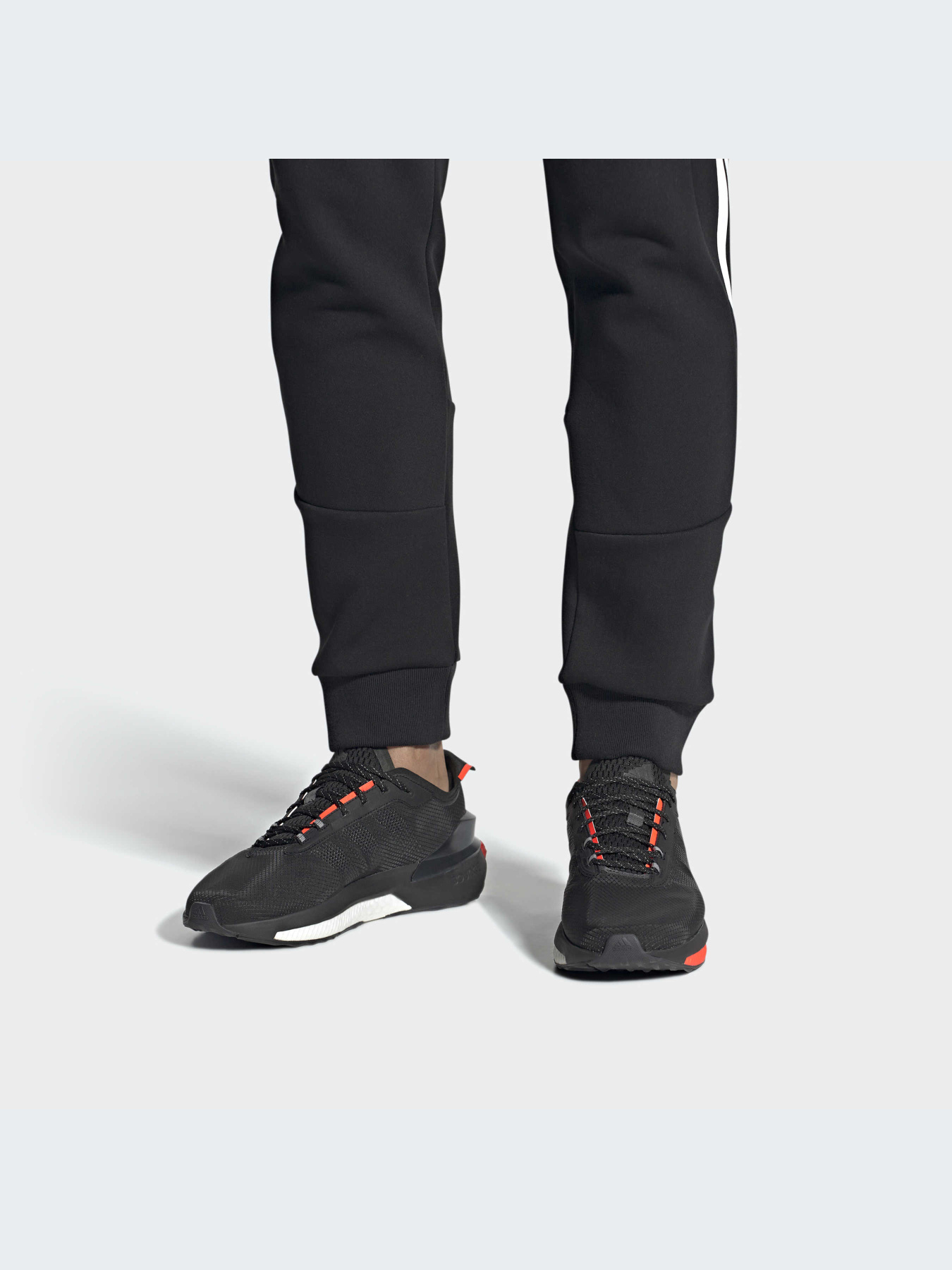 Кросівки Adidas AVRYN модель HP5980 Фото