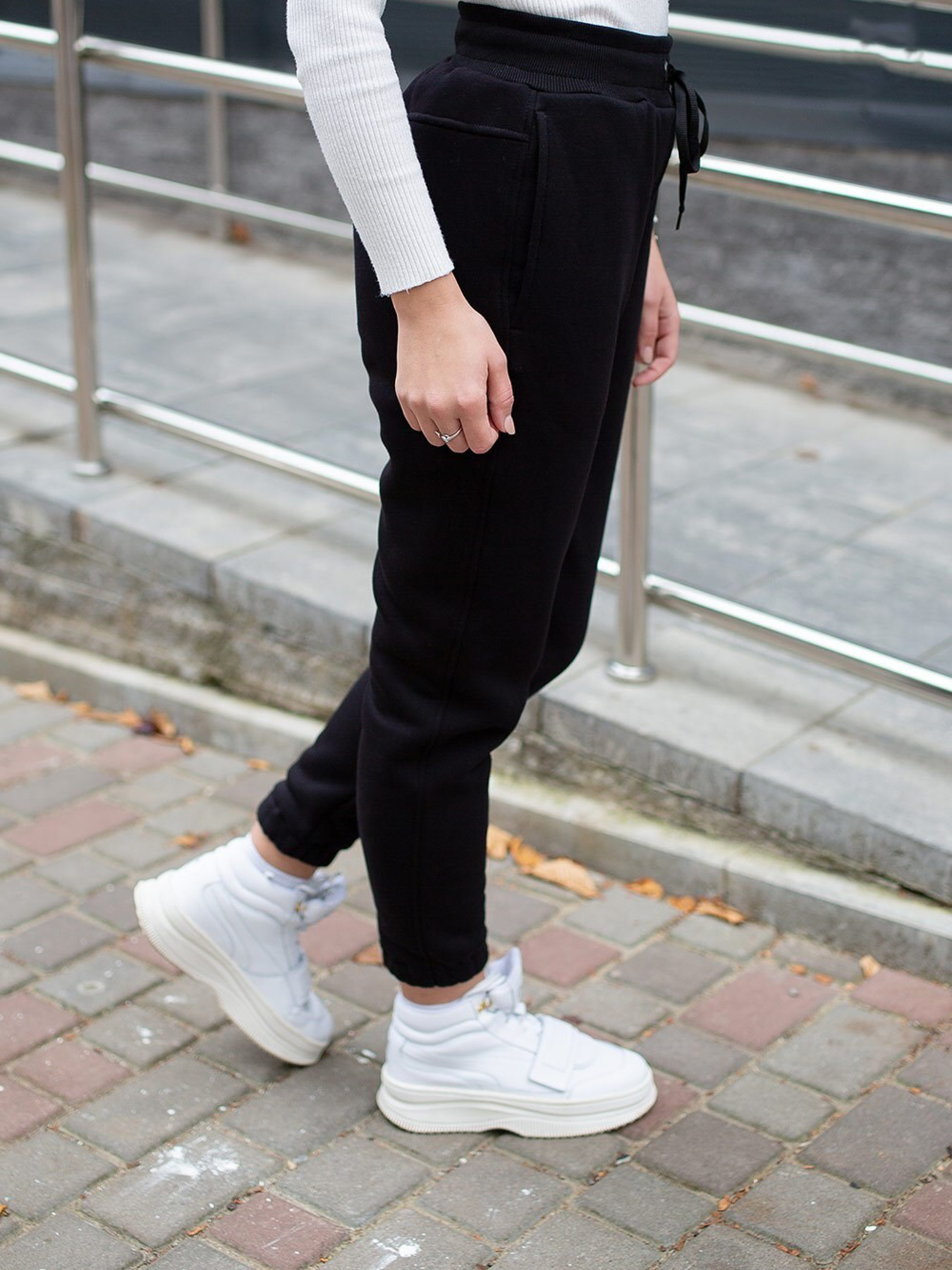 Штани спортивні Without модель 8042729 Фото