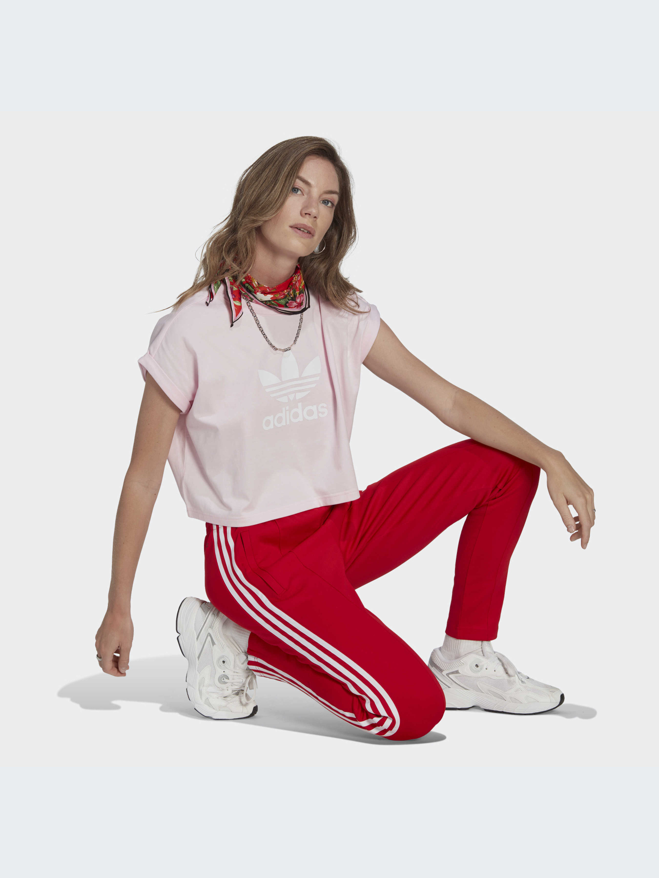 Повседневные штаны Adidas Adicolor модель IB5917 Фото