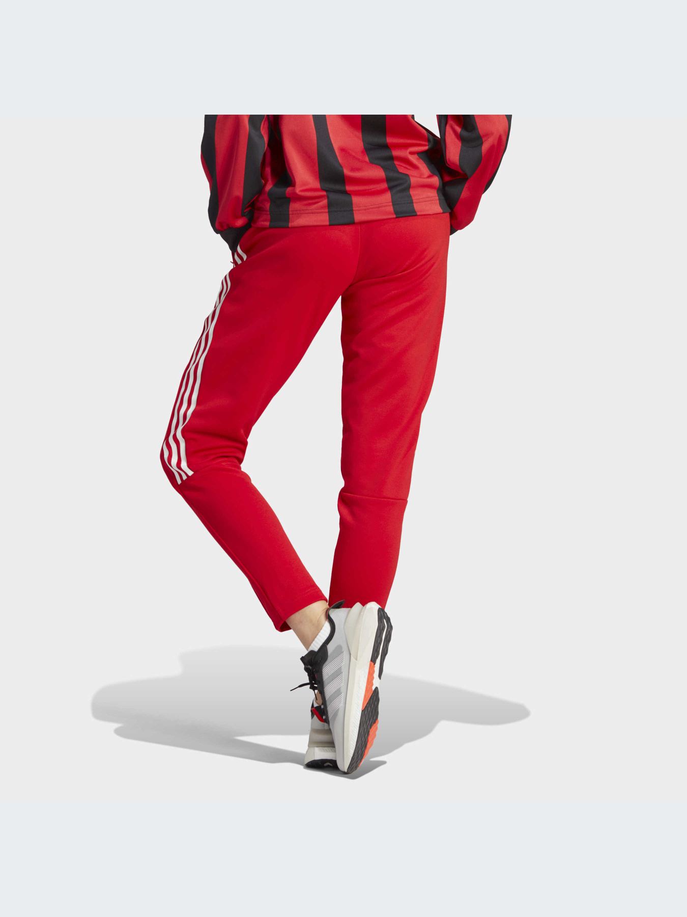 Повседневные штаны Adidas модель IC6679 Повседневные штаны Adidas модель IC6679 Фото