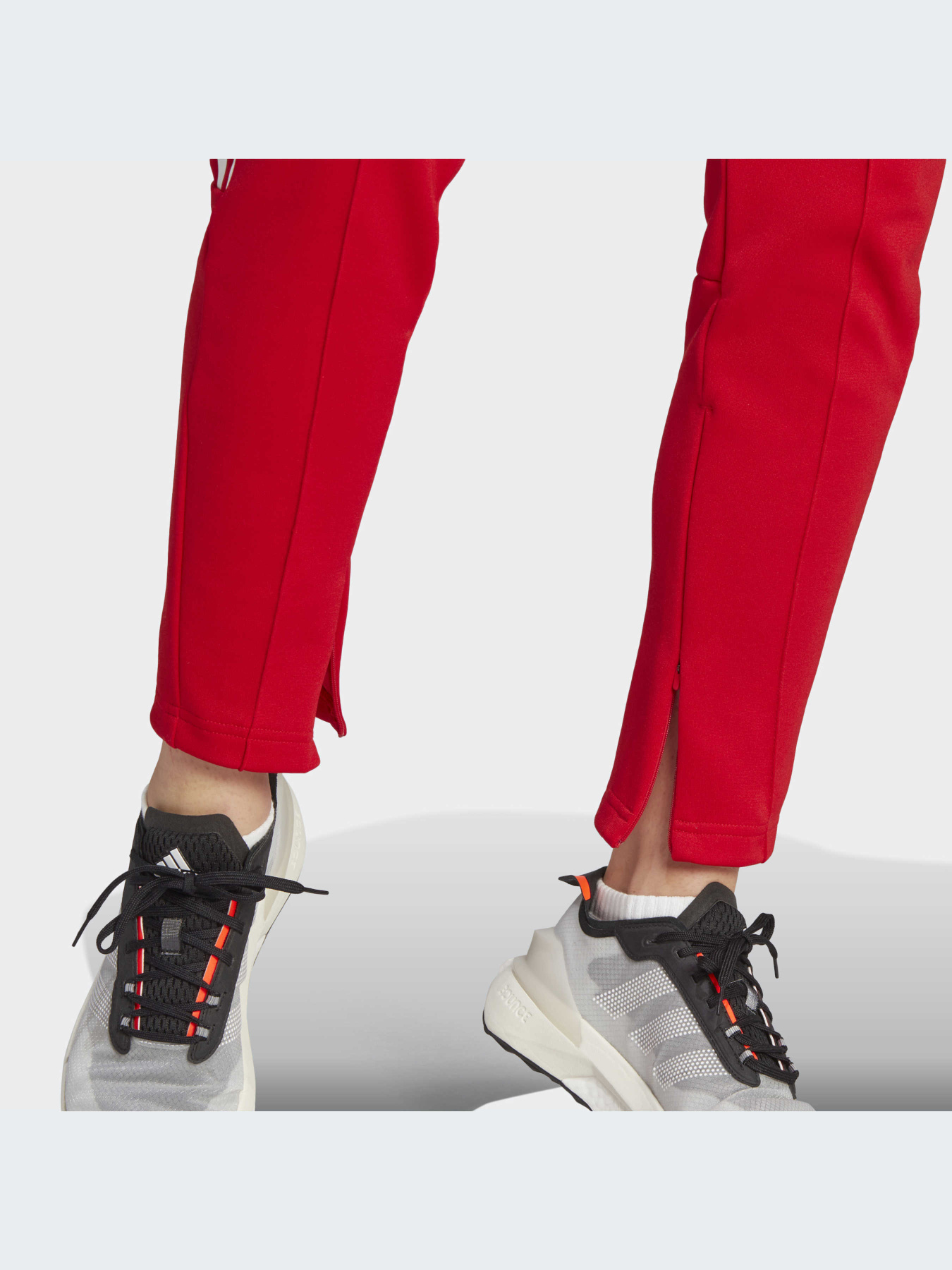 Повседневные штаны Adidas модель IC6679 Повседневные штаны Adidas модель IC6679 Фото