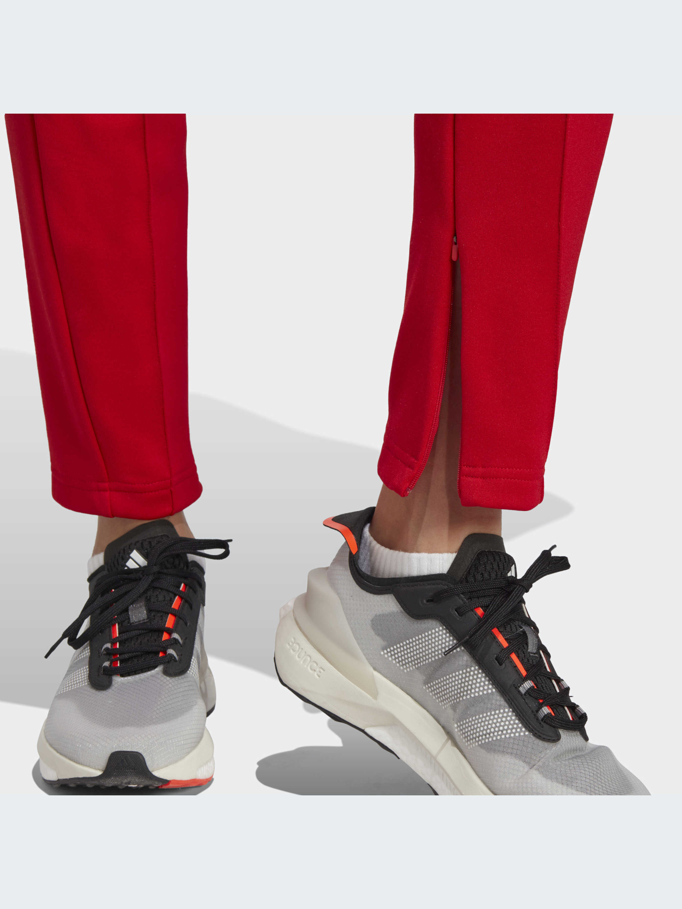 Повседневные штаны Adidas модель IC6679 Повседневные штаны Adidas модель IC6679 Фото