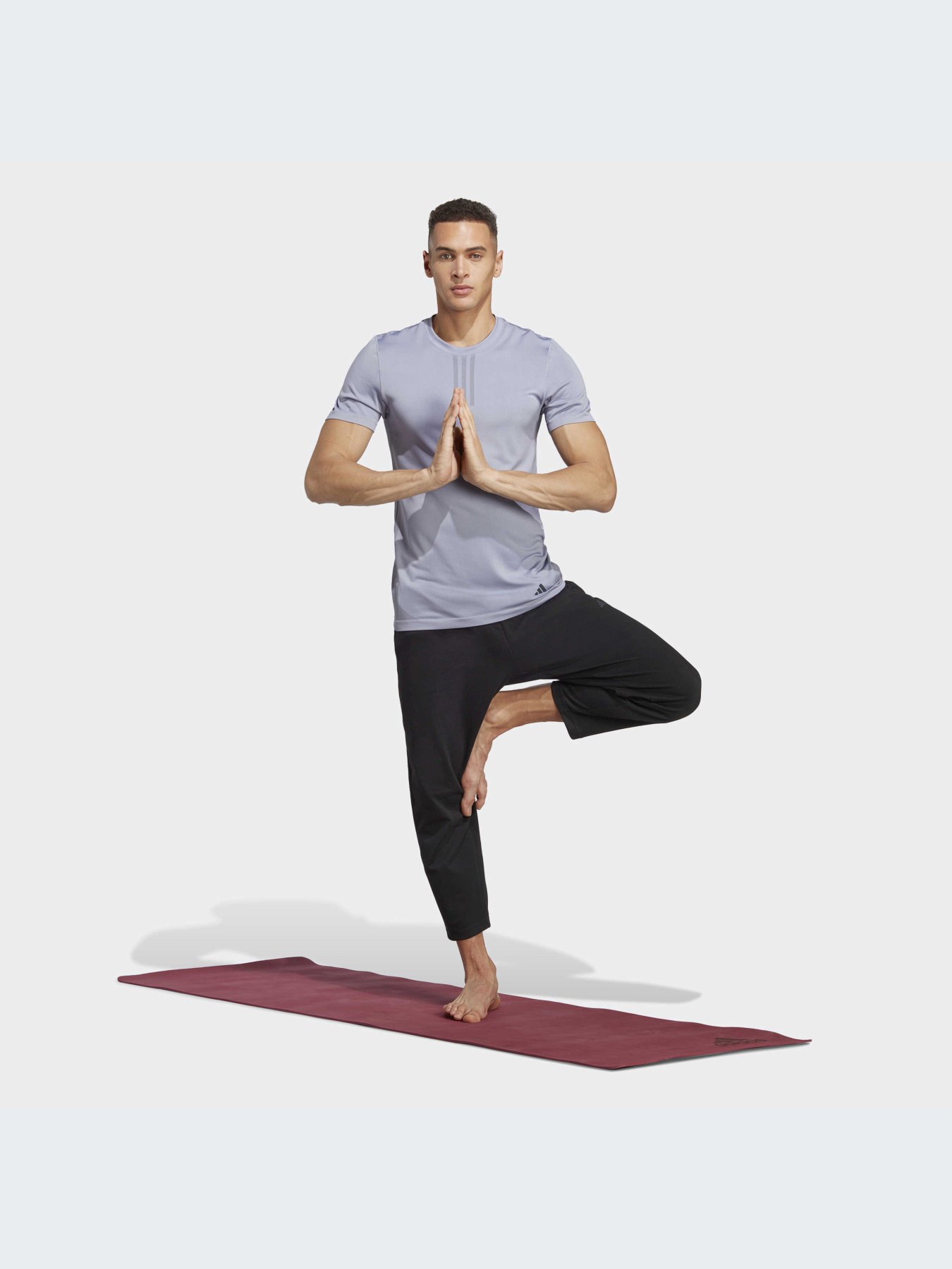 Спортивная футболка Adidas модель IC7291 Спортивная футболка Adidas модель IC7291 Фото