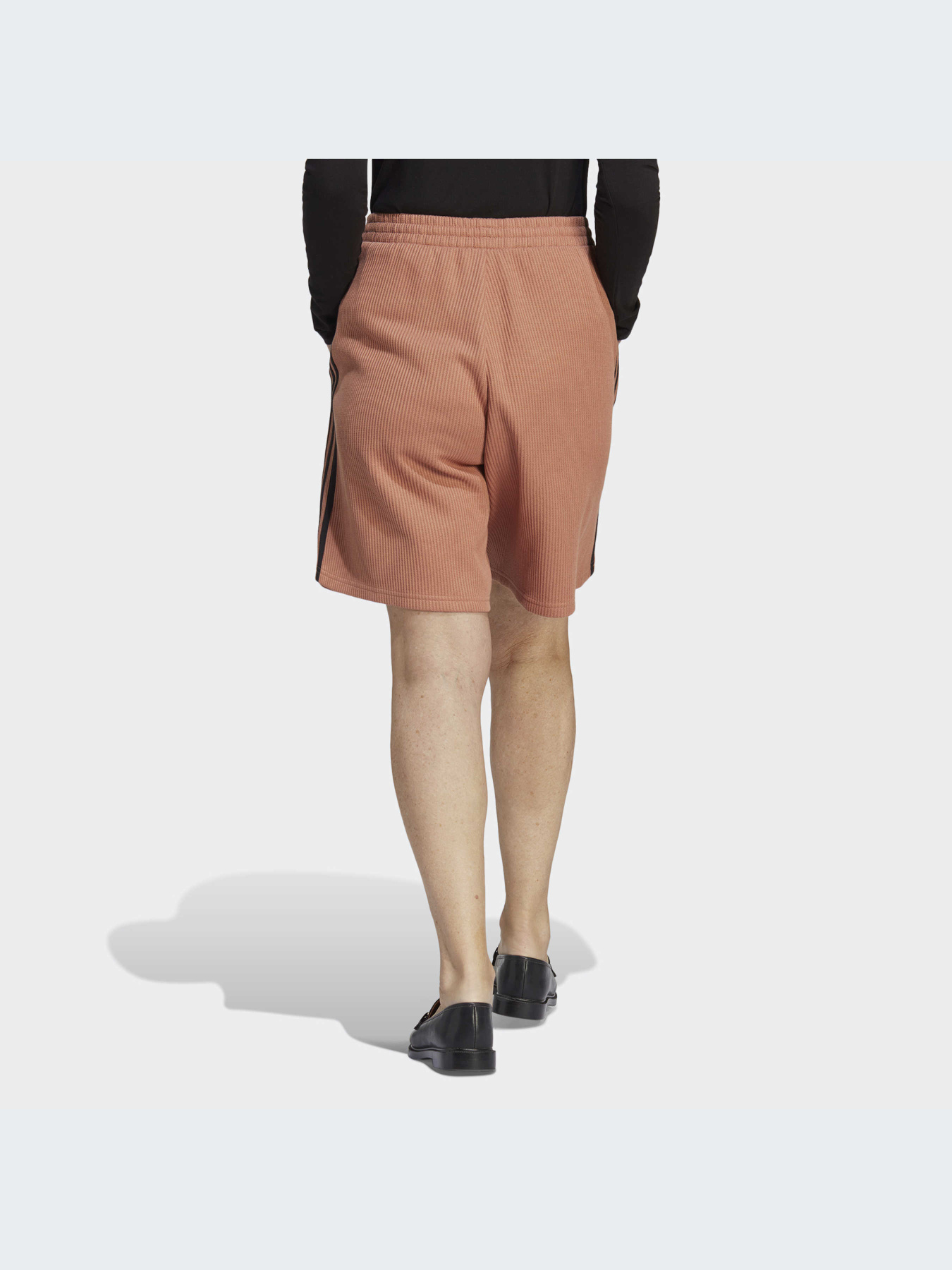 Повседневные шорты Adidas Adicolor модель IC5451 Фото