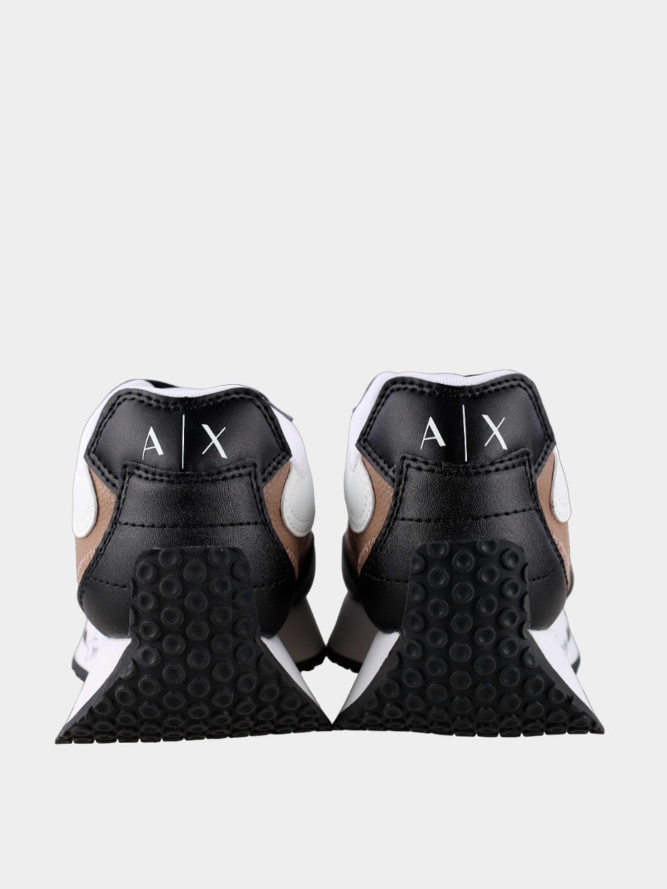 Кроссовки Armani Exchange модель XDX121-XV735-S938 Фото