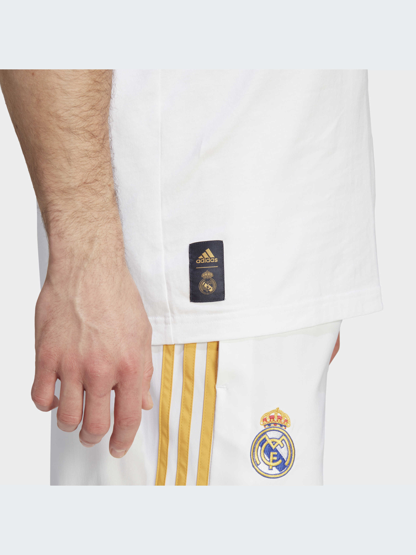 Спортивная футболка Adidas модель HY0625 Фото