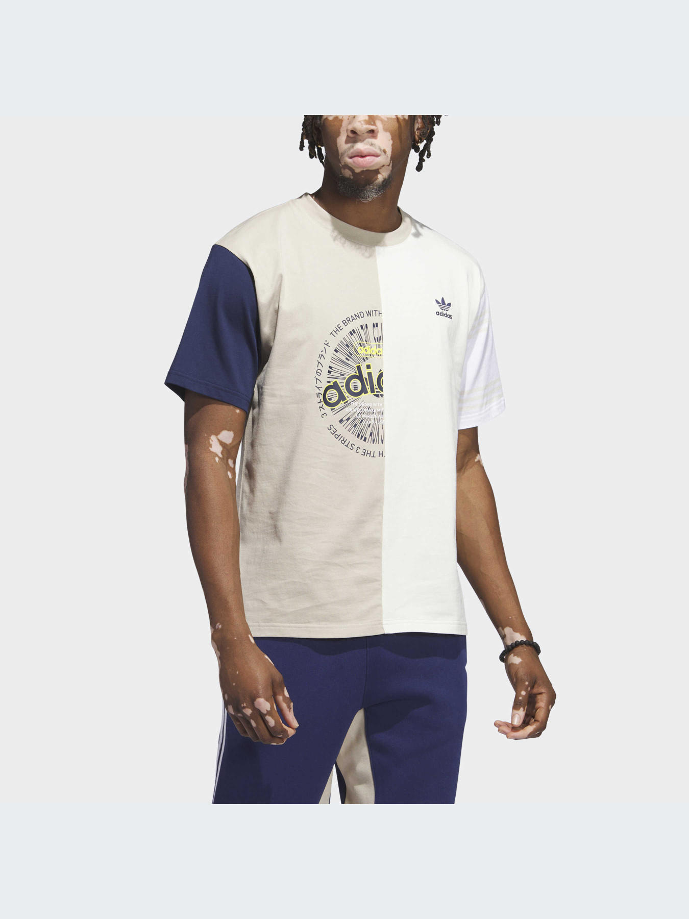 Футболка Adidas Graphics модель IL4710 Футболка Adidas Graphics модель IL4710 Фото