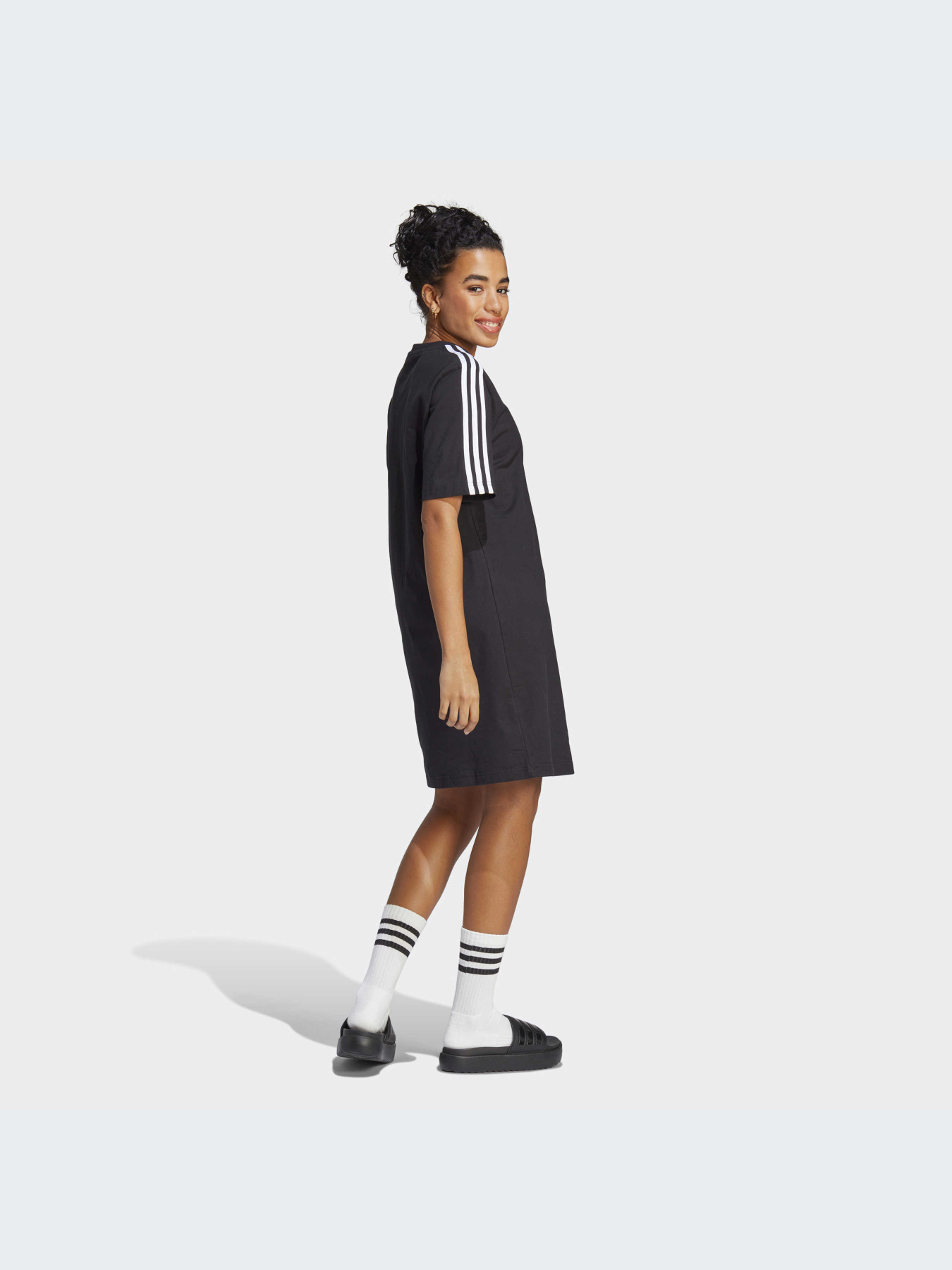 Платье-футболка Adidas модель HR4923 Платье-футболка Adidas модель HR4923 Фото