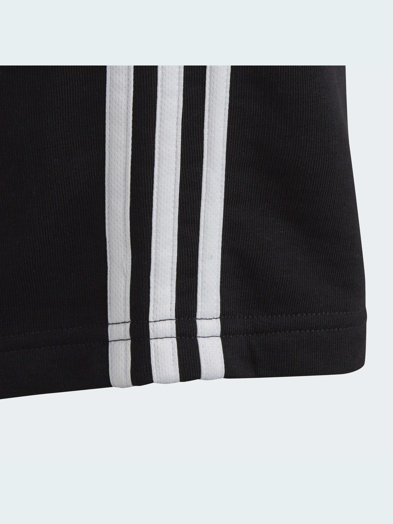 Повседневные шорты Adidas модель IC3631 Повседневные шорты Adidas модель IC3631 Фото