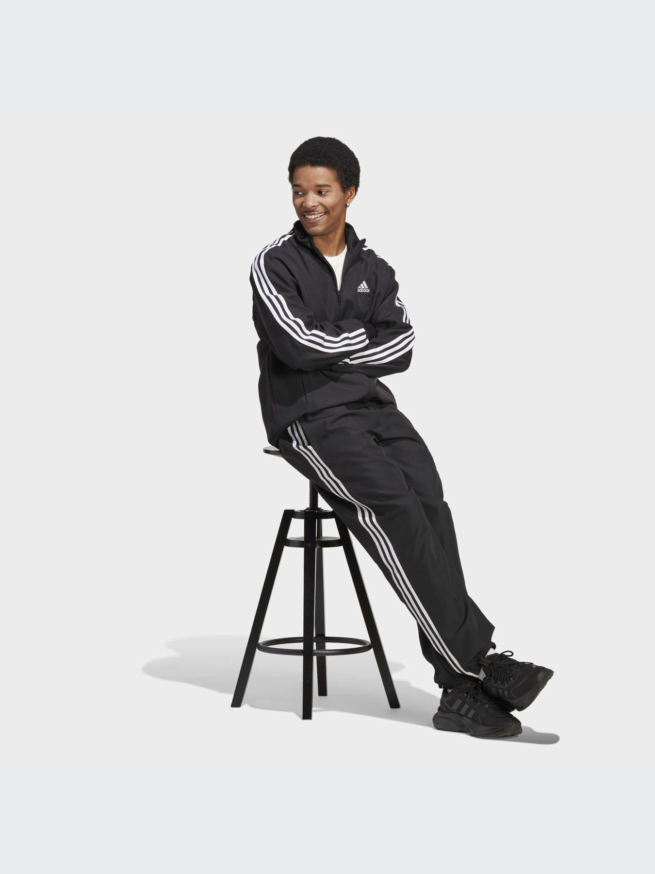 Спортивный костюм Adidas модель IC6750 Фото