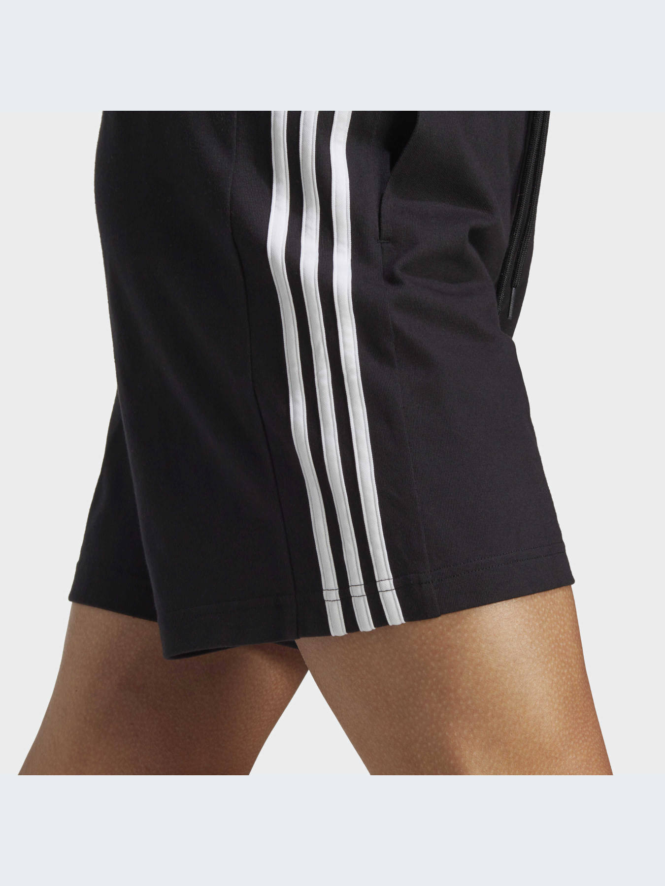 Повсякденні шорти Adidas модель IC9378 Фото