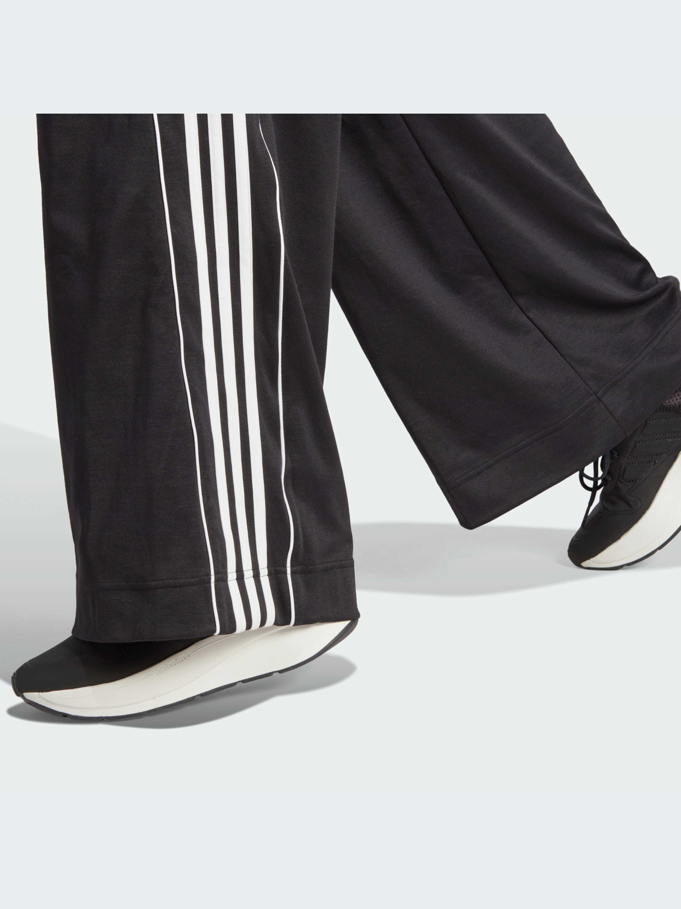 Спортивный костюм Adidas модель IA3147 Фото