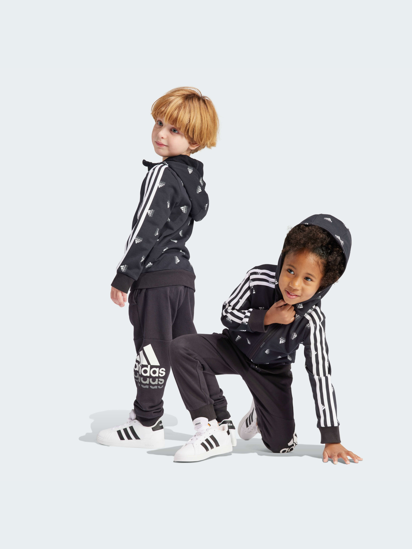 Спортивный костюм Adidas модель HR5907 Фото