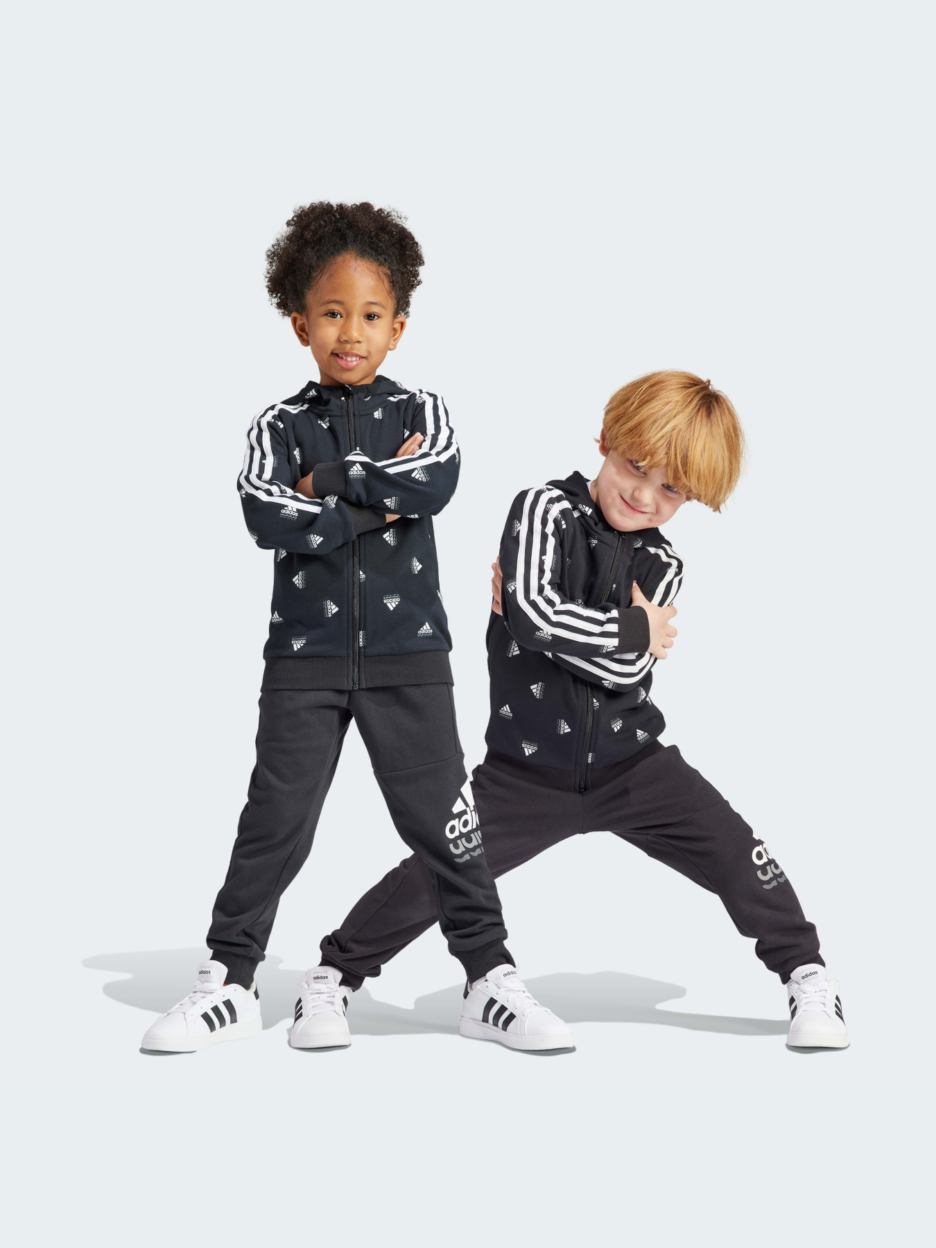 Спортивный костюм Adidas модель HR5907 Фото