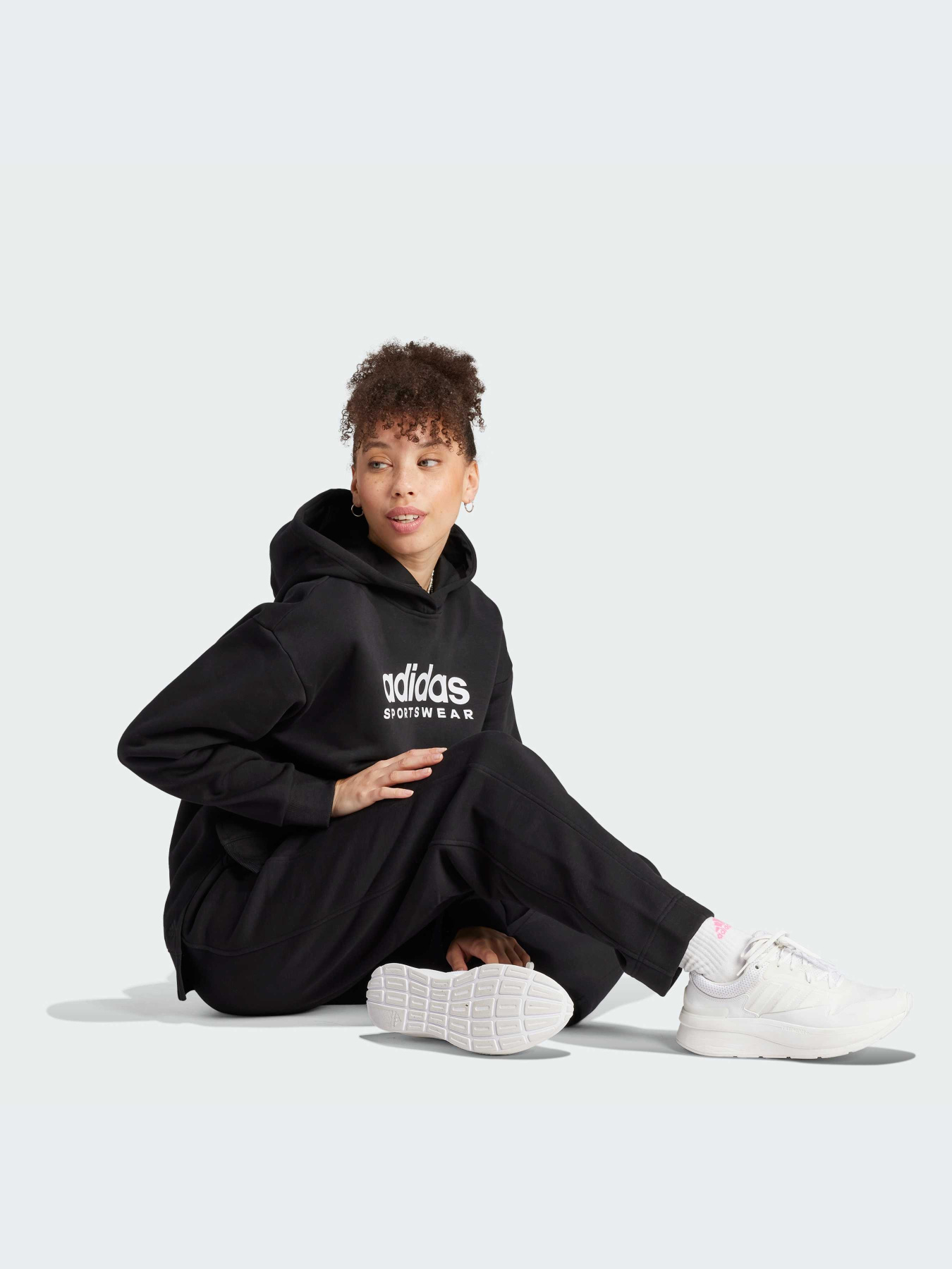 Повсякденні штани Adidas модель HZ5802 Фото