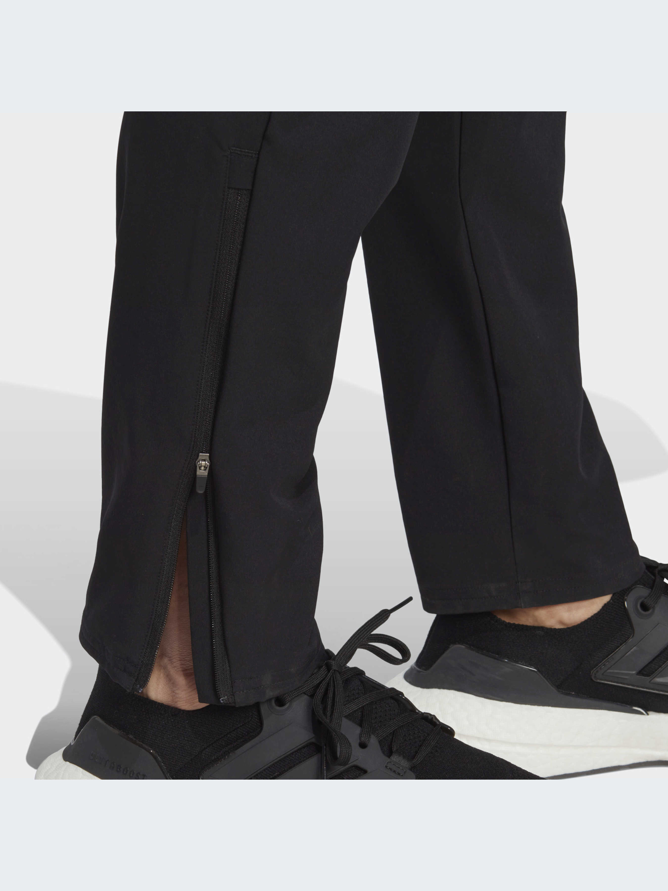 Штаны спортивные Adidas модель HM8441 Фото