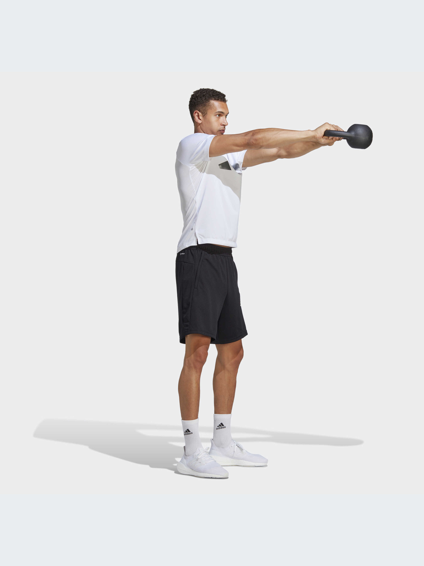 Спортивні шорти Adidas модель IB8161 Фото