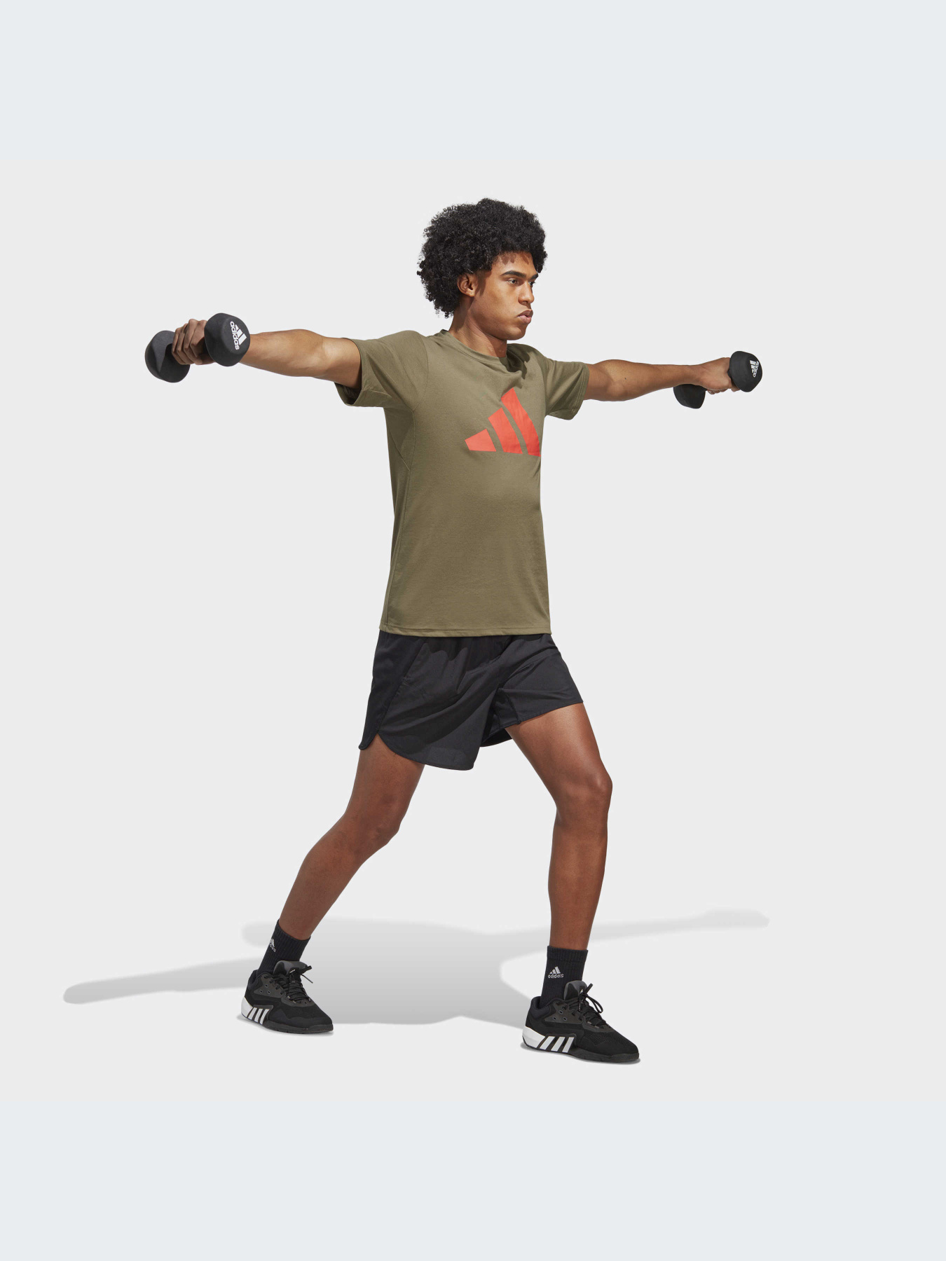 Спортивная футболка Adidas модель IC1217 Спортивная футболка Adidas модель IC1217 Фото