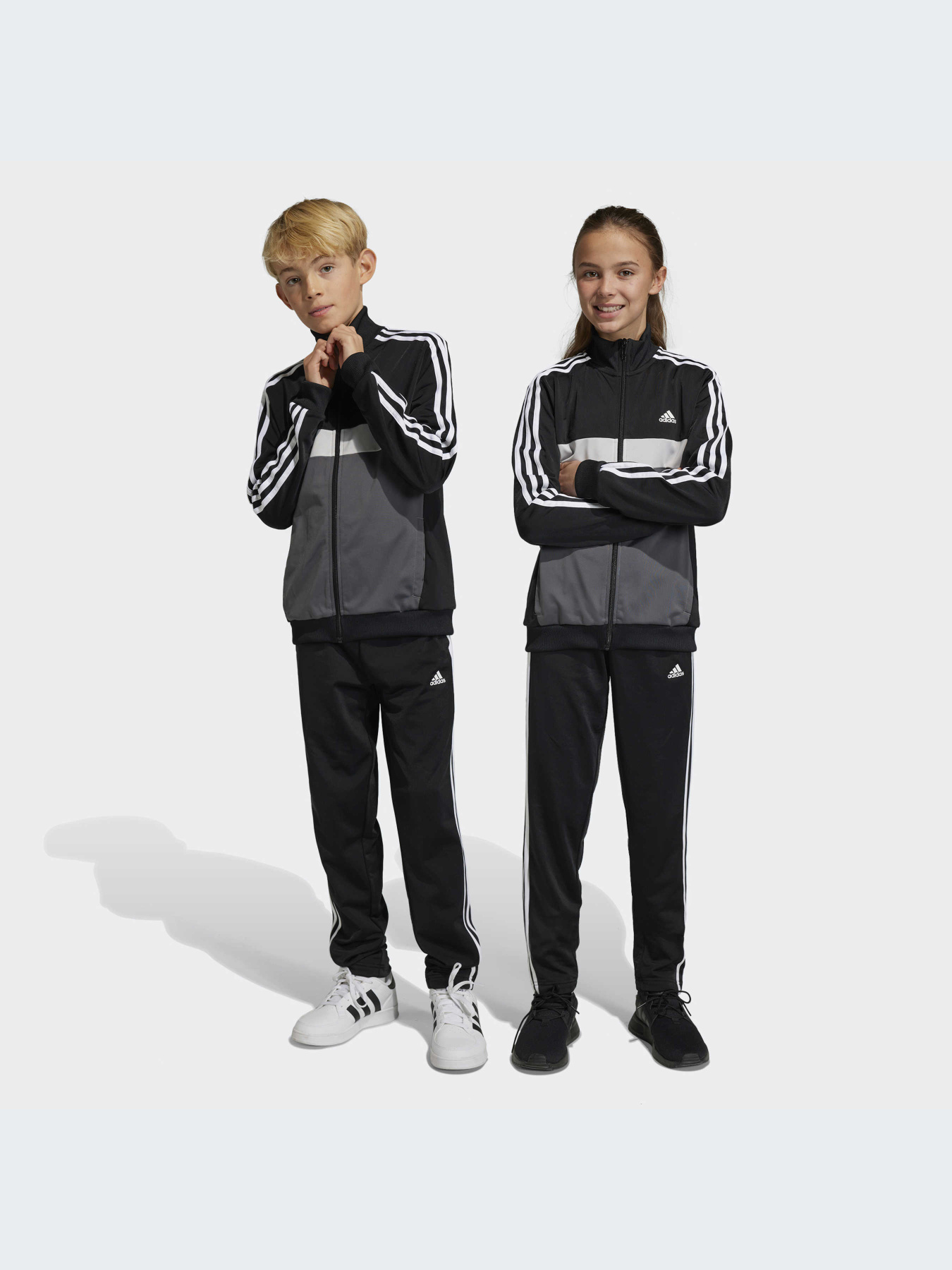 Костюмы Adidas модель HR6406 Костюмы Adidas модель HR6406 Фото