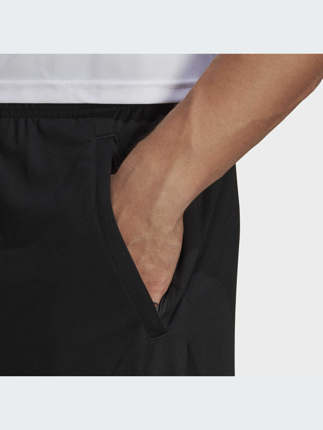 Спортивні шорти Adidas модель IB8121 Фото