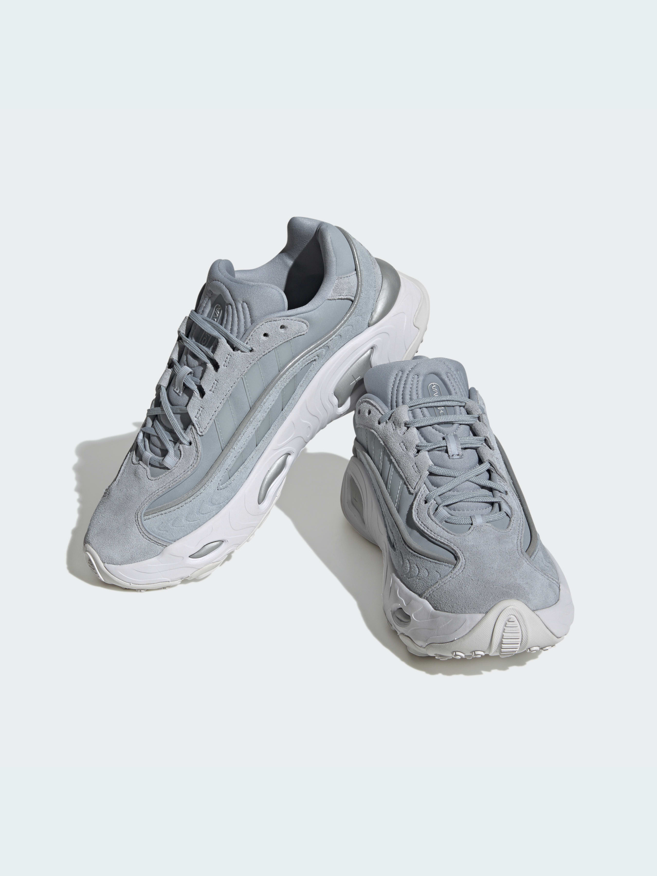 Кроссовки Adidas Ozweego модель HQ1970 Фото