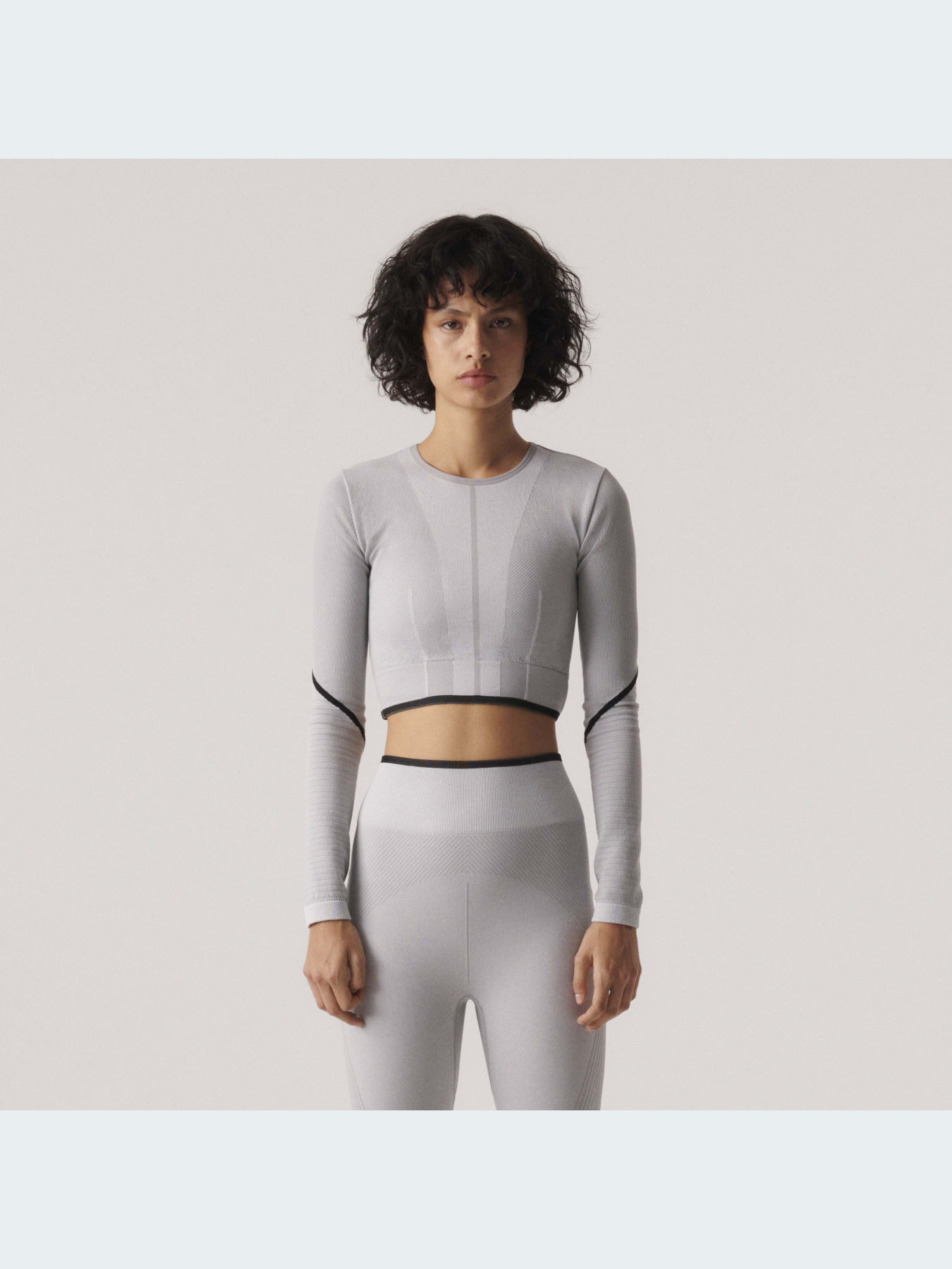 Топ спортивный Adidas модель HR4511 Фото