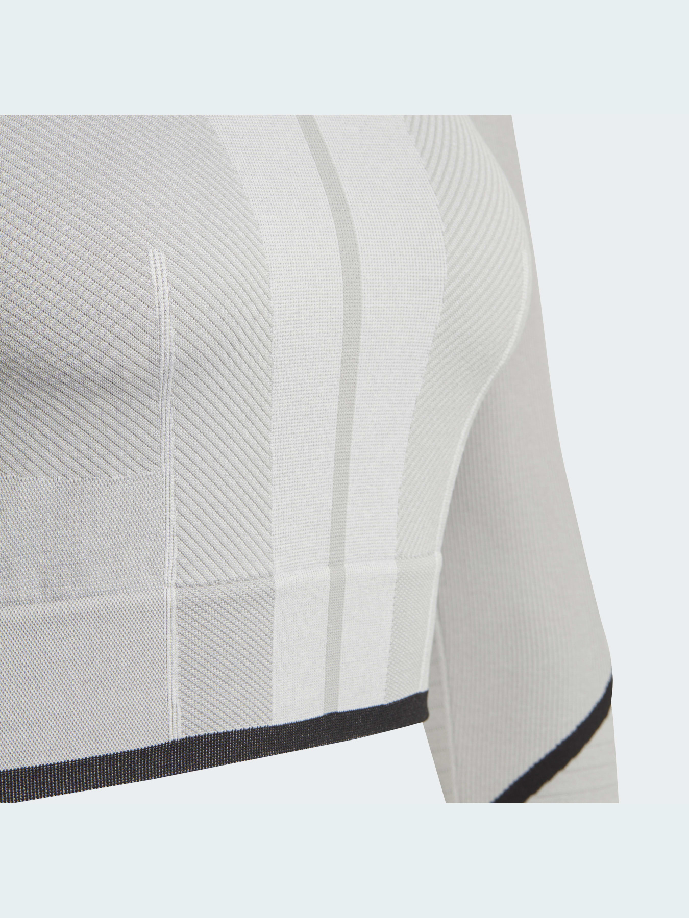 Спортивный топ Adidas модель HR4511 Фото