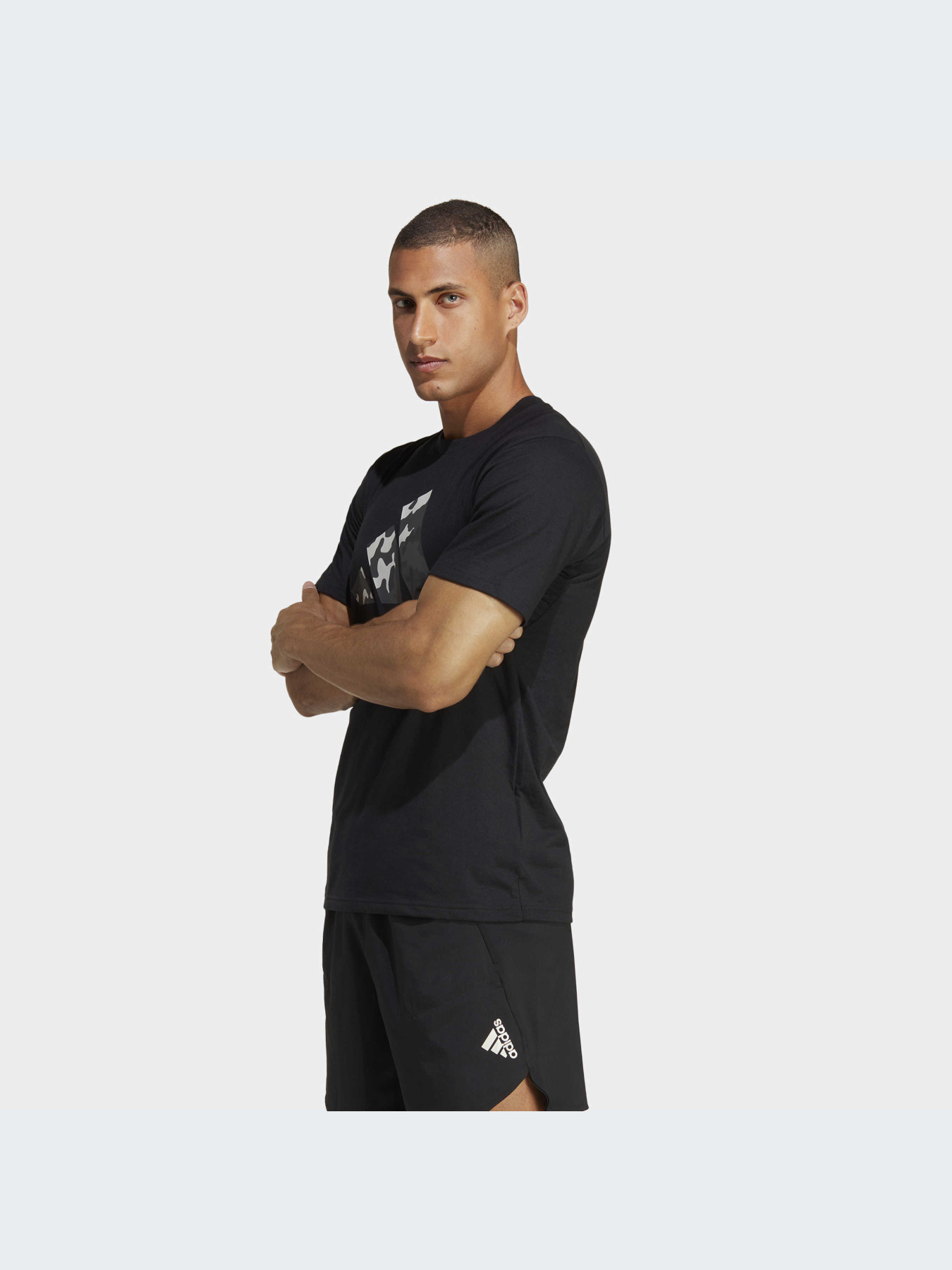 Спортивная футболка Adidas модель IB8256 Спортивная футболка Adidas модель IB8256 Фото